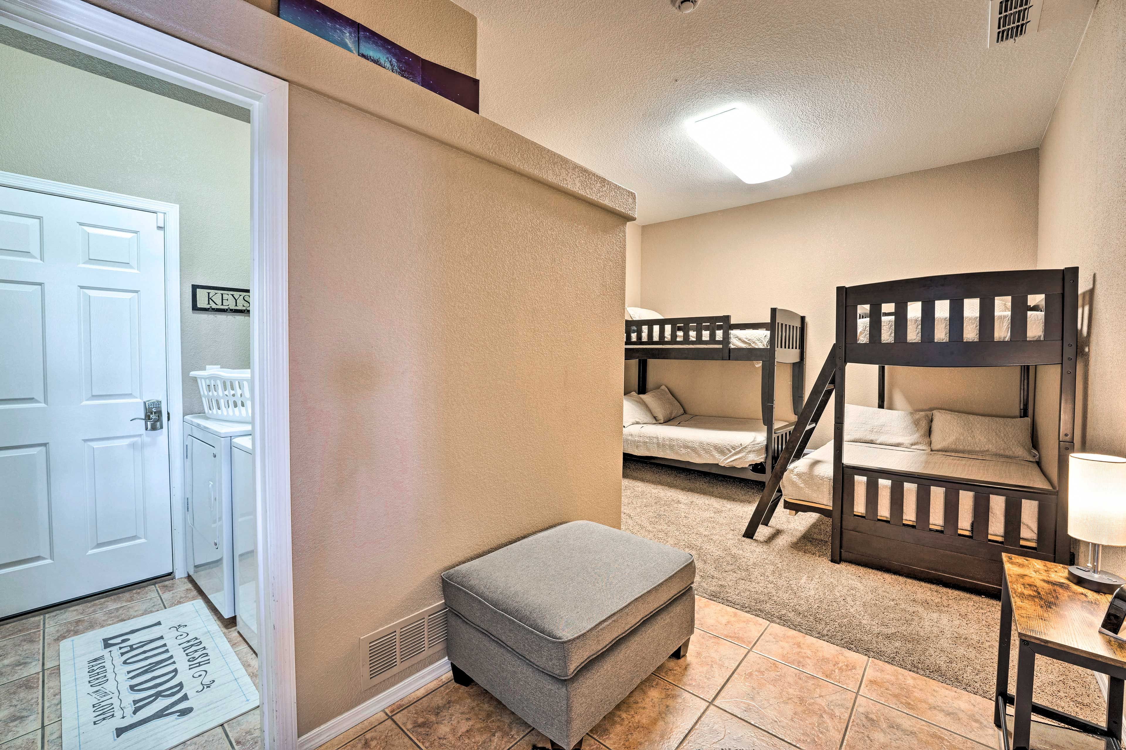 Bedroom 4 | 2 Twin/Queen Bunk Beds
