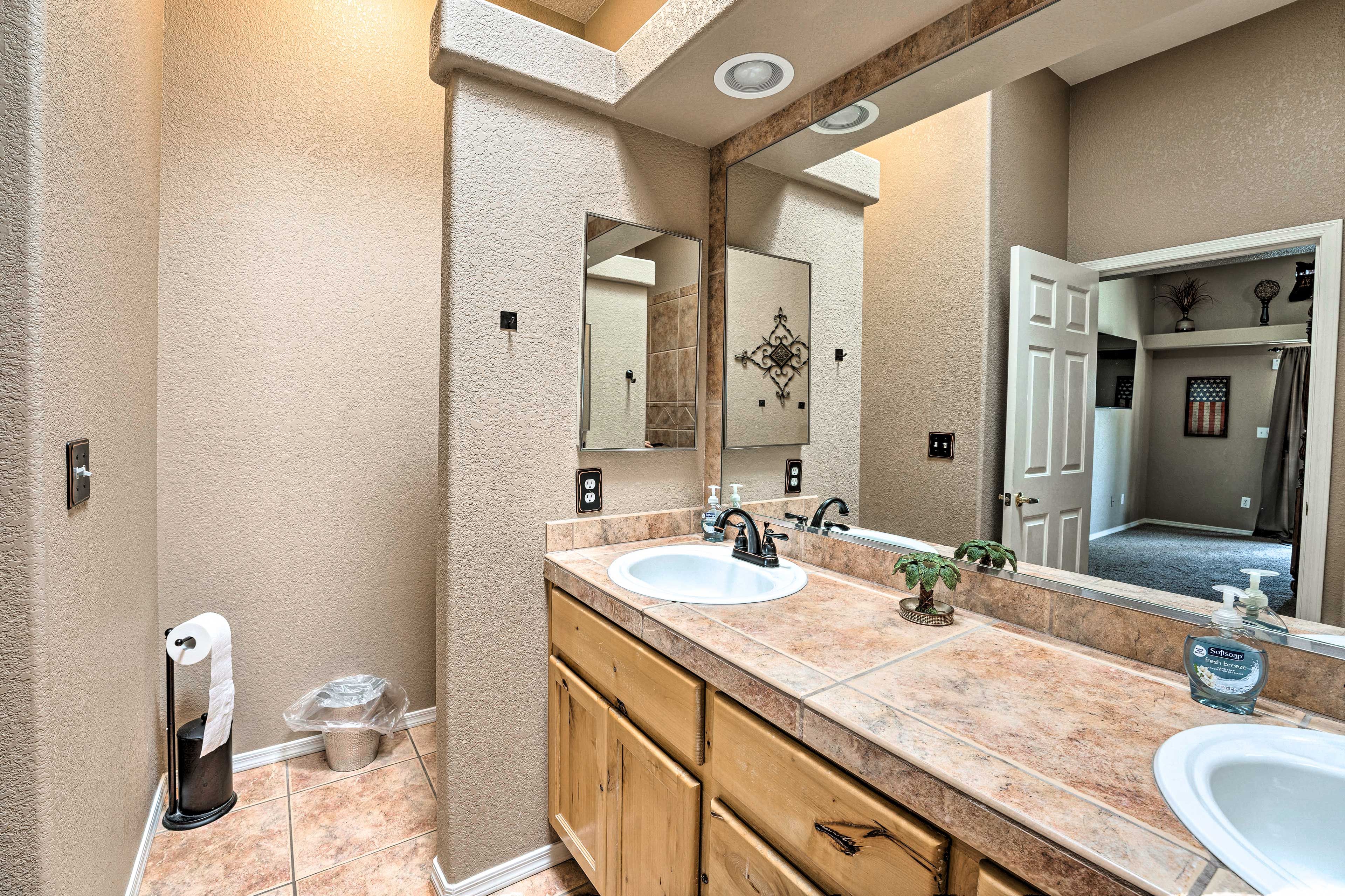 Full En-Suite Bathroom
