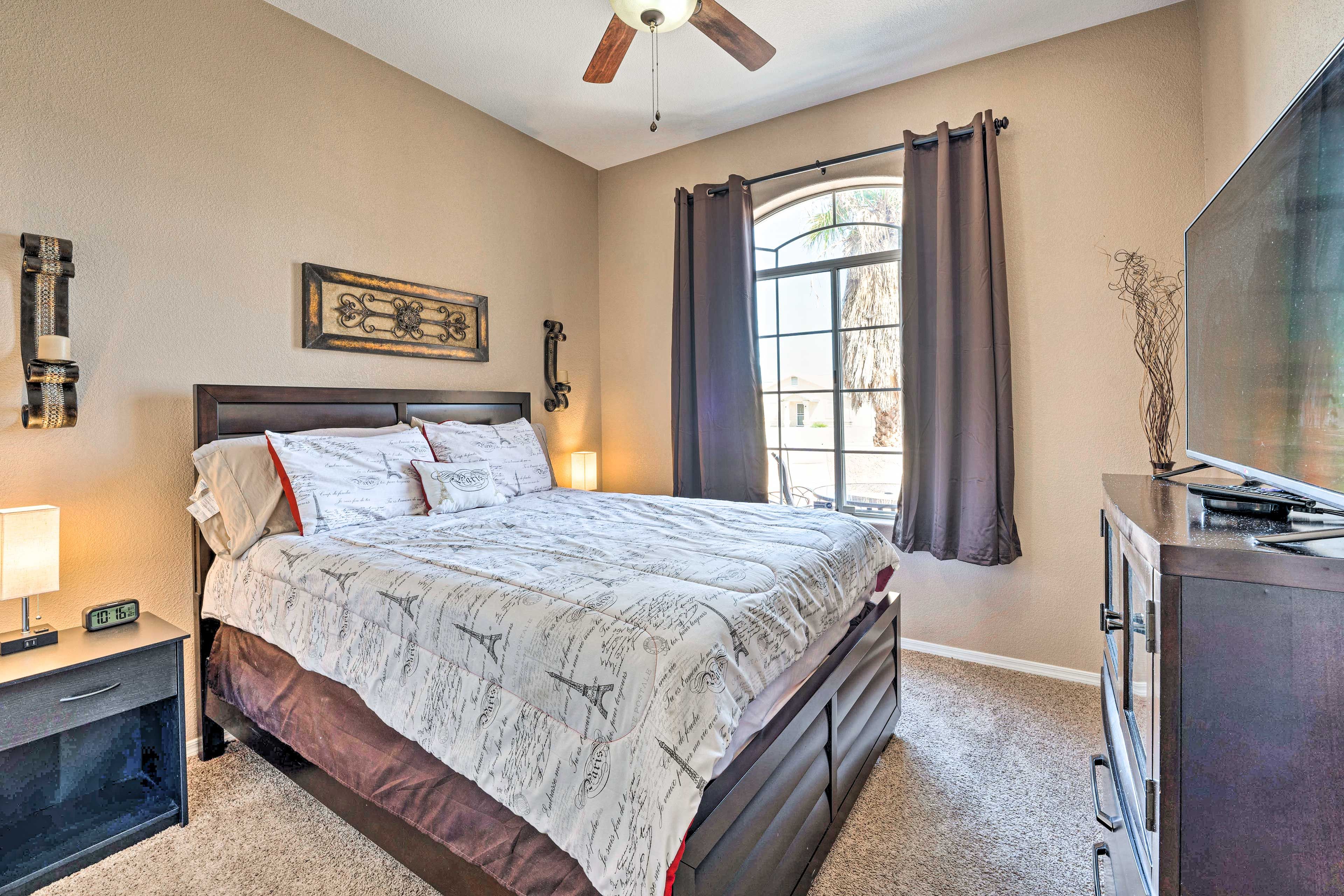 Bedroom 2 | Queen Bed
