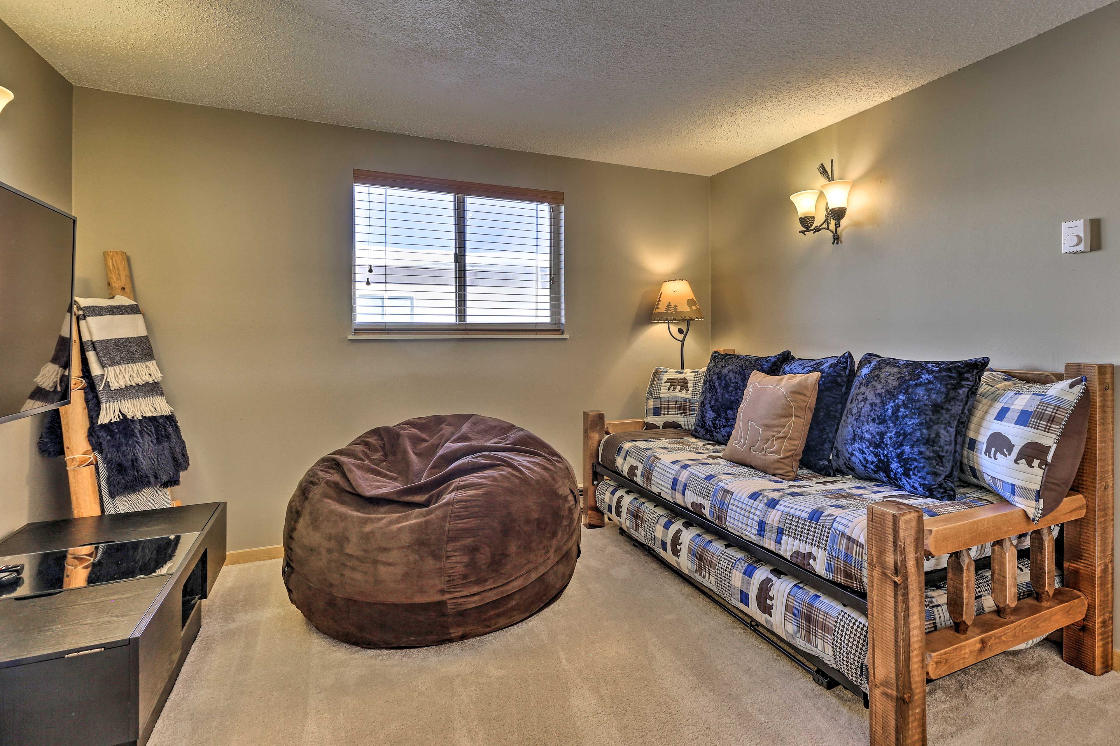 Loft | Twin Daybed w/ Twin Trundle