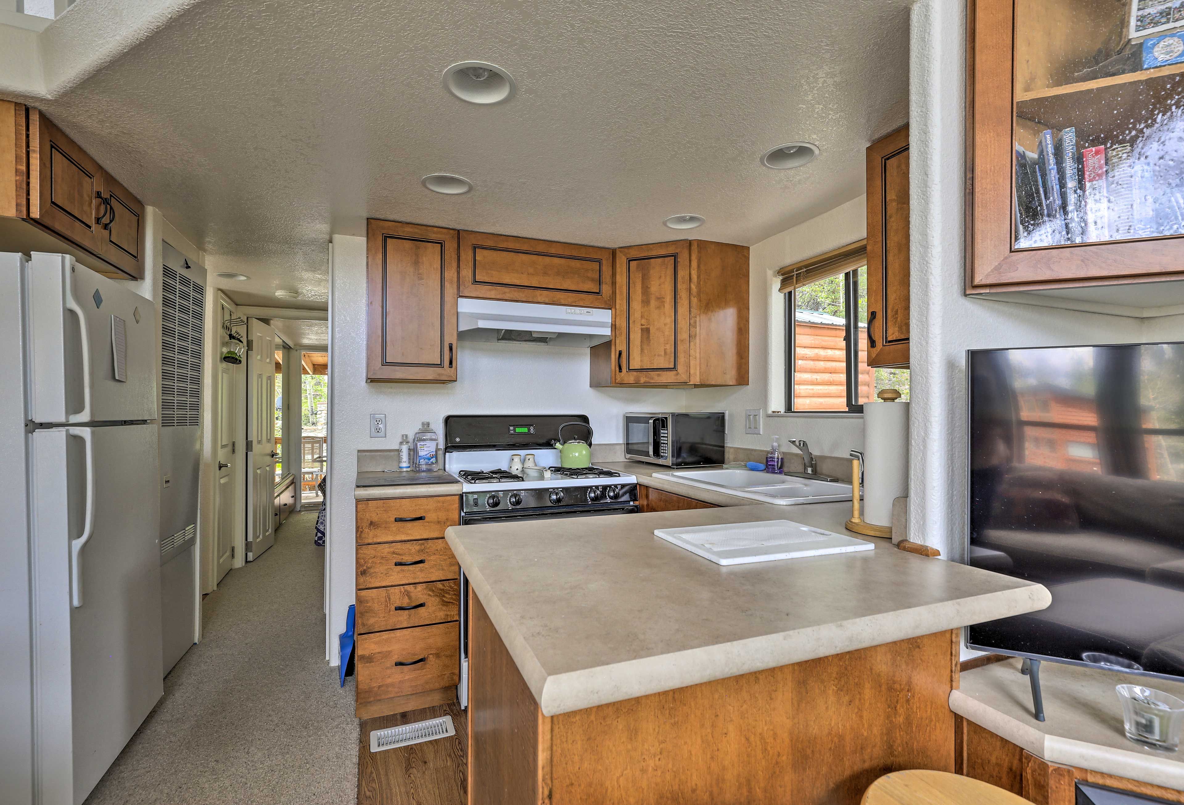 Fully Equipped Kitchen | Crock-Pot