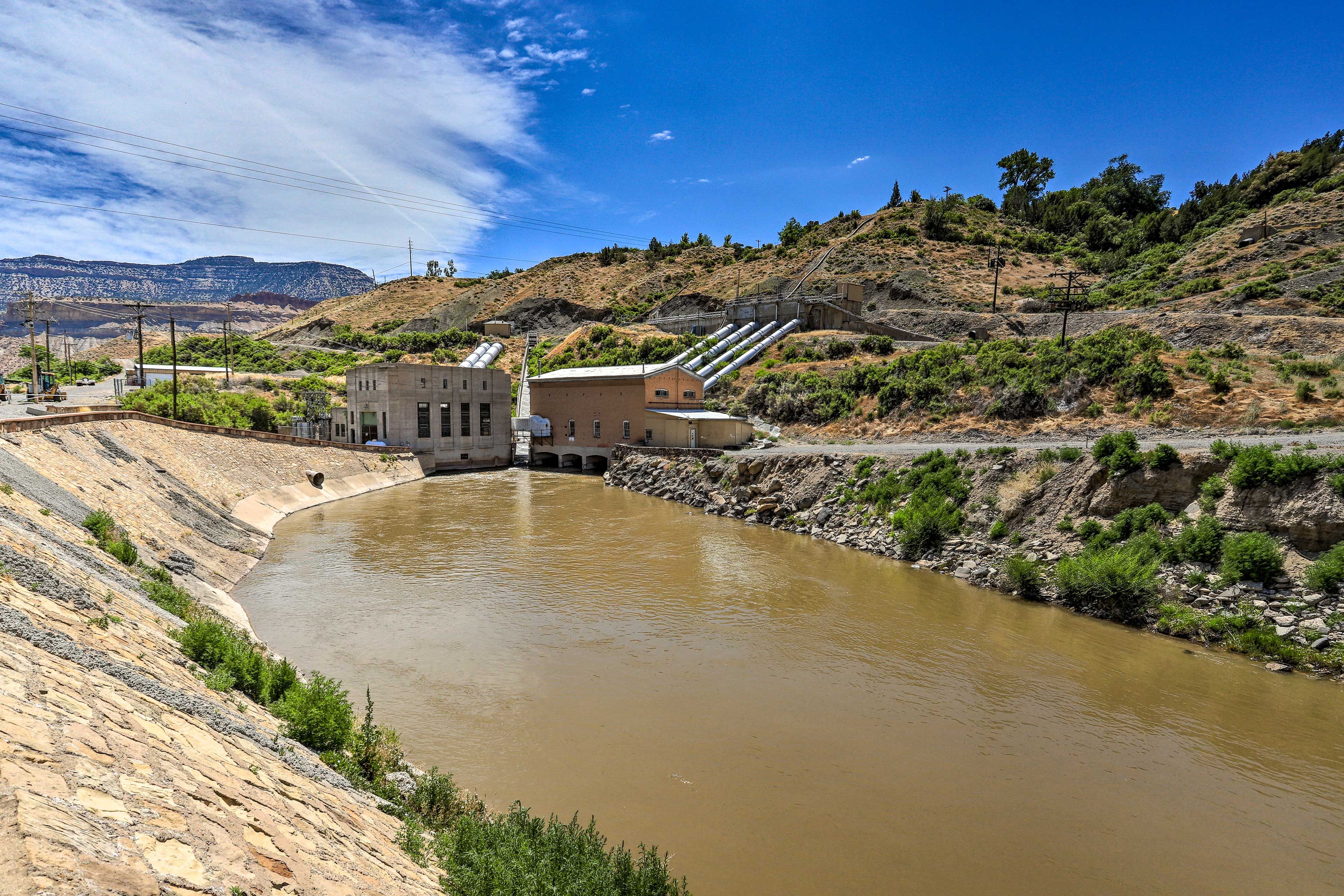 The Colorado River is simply a walk away.