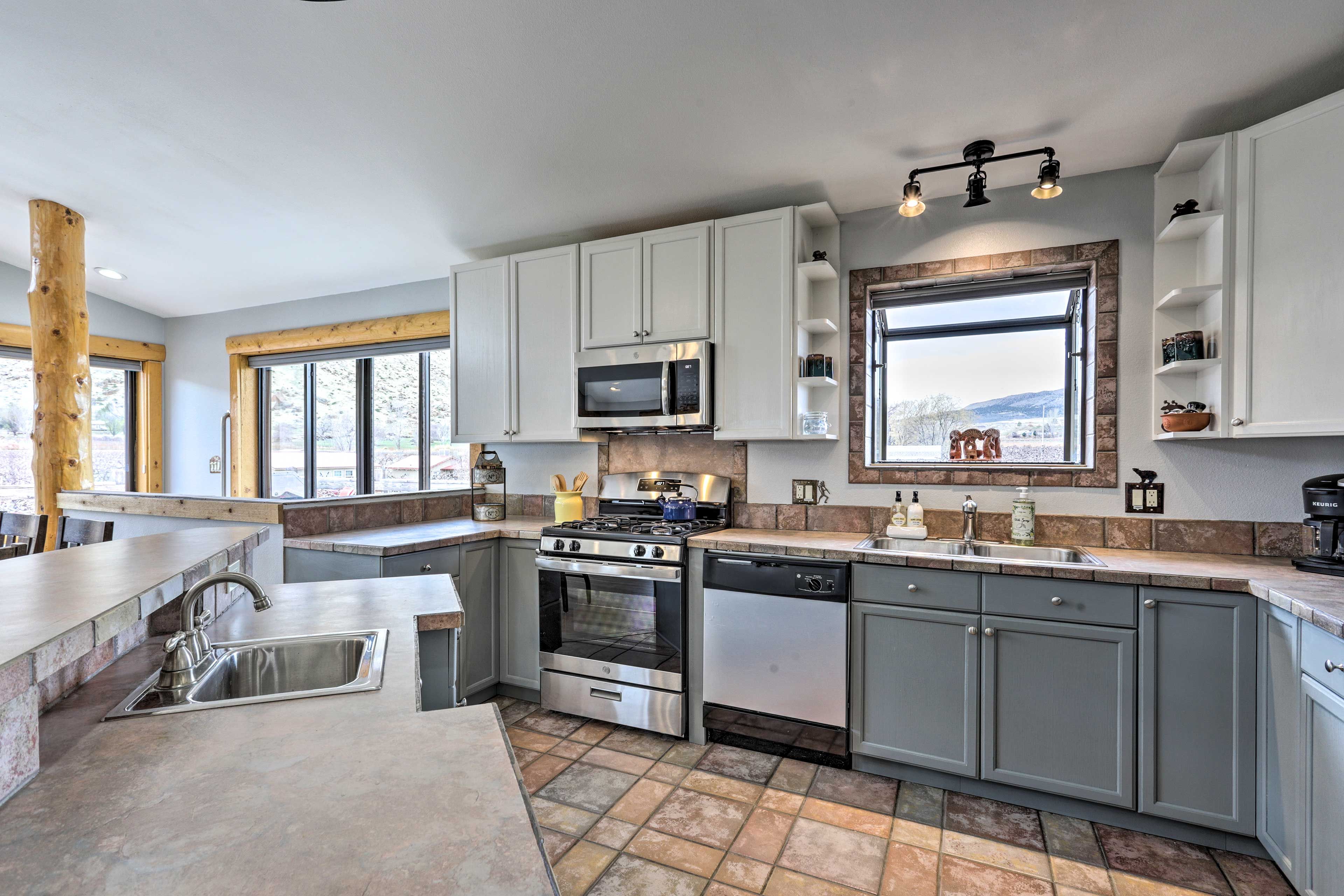 Cook all your favorite recipes in the fully equipped kitchen.