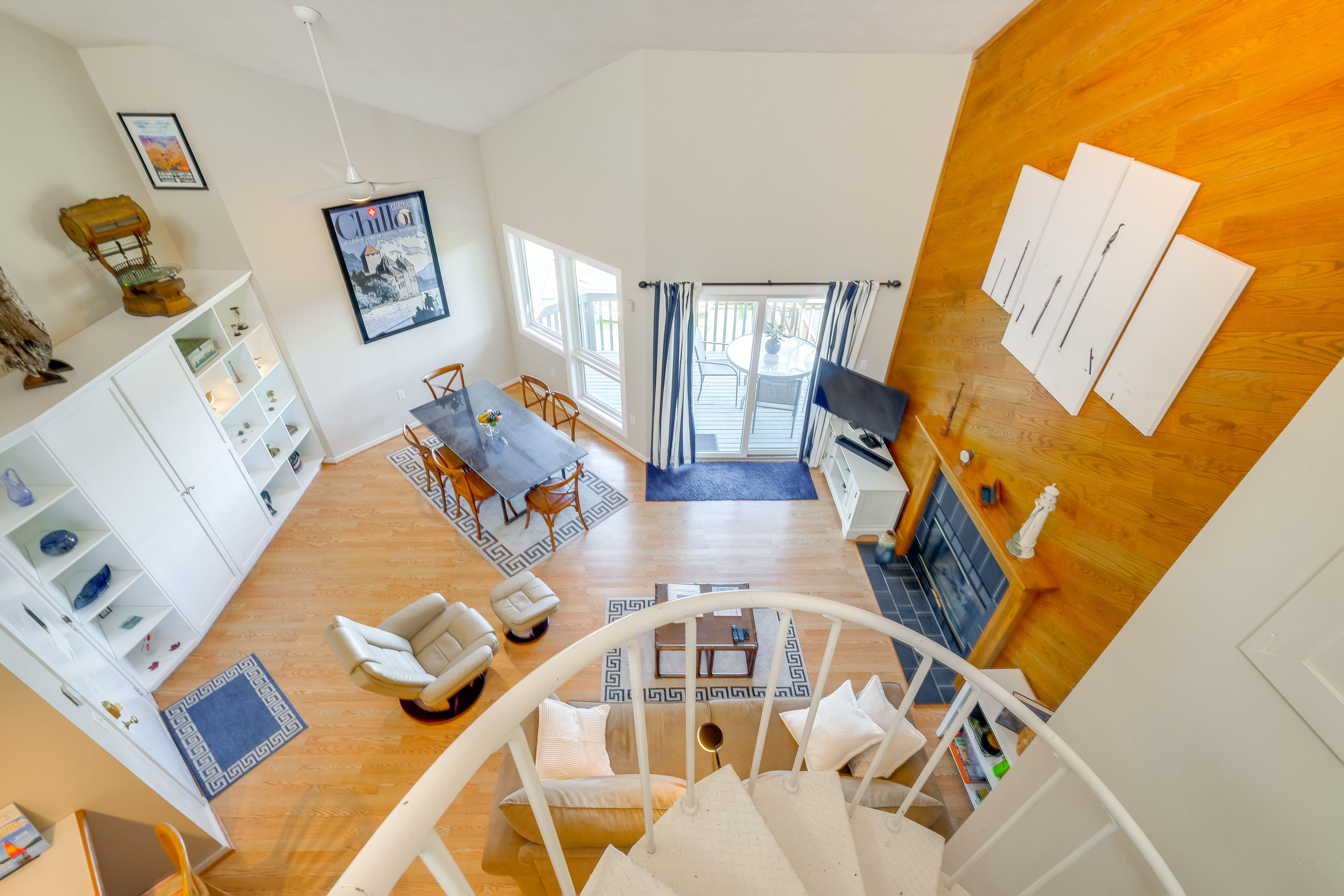 Stairs to 2nd Floor
