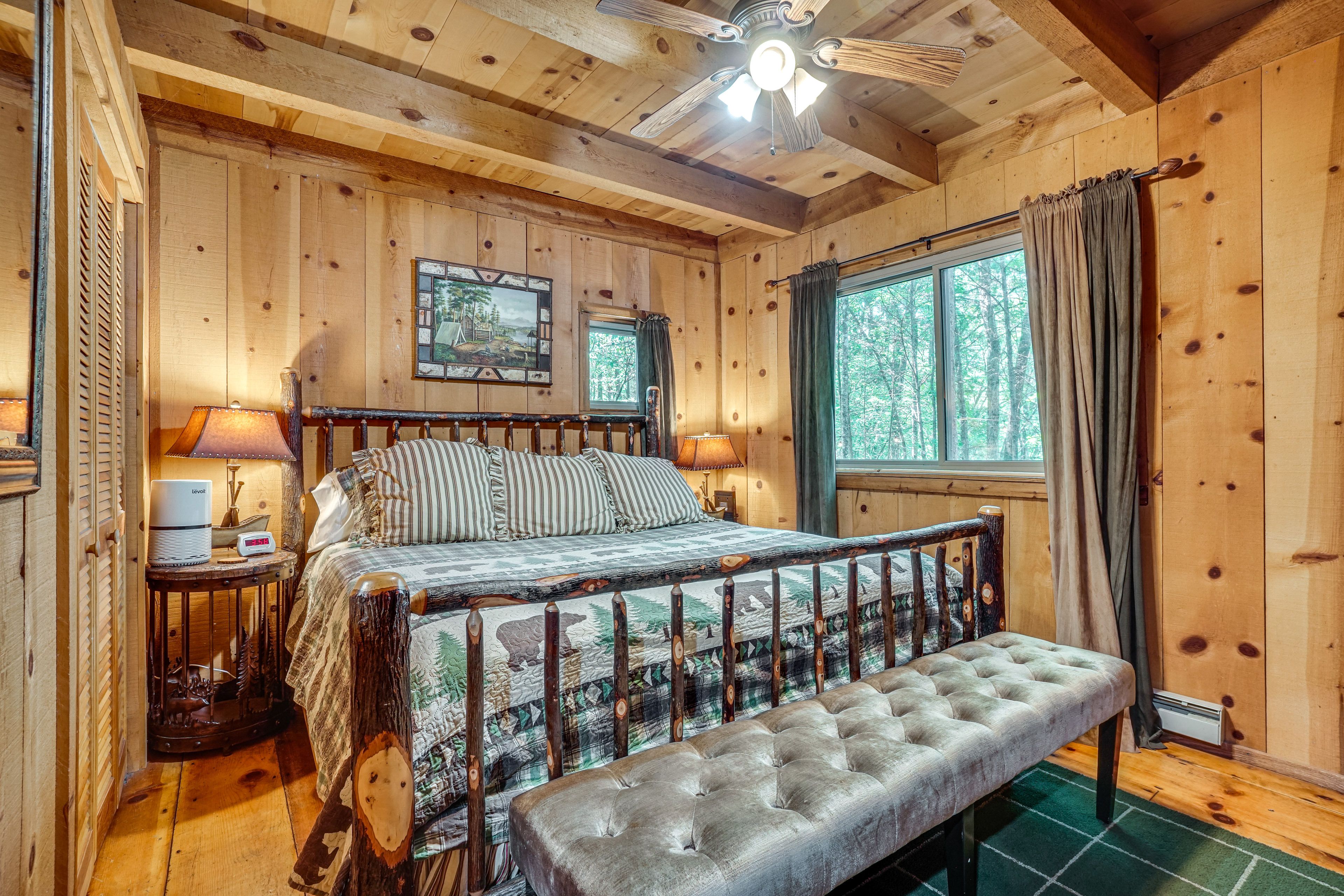 Bedroom 1 | King Bed