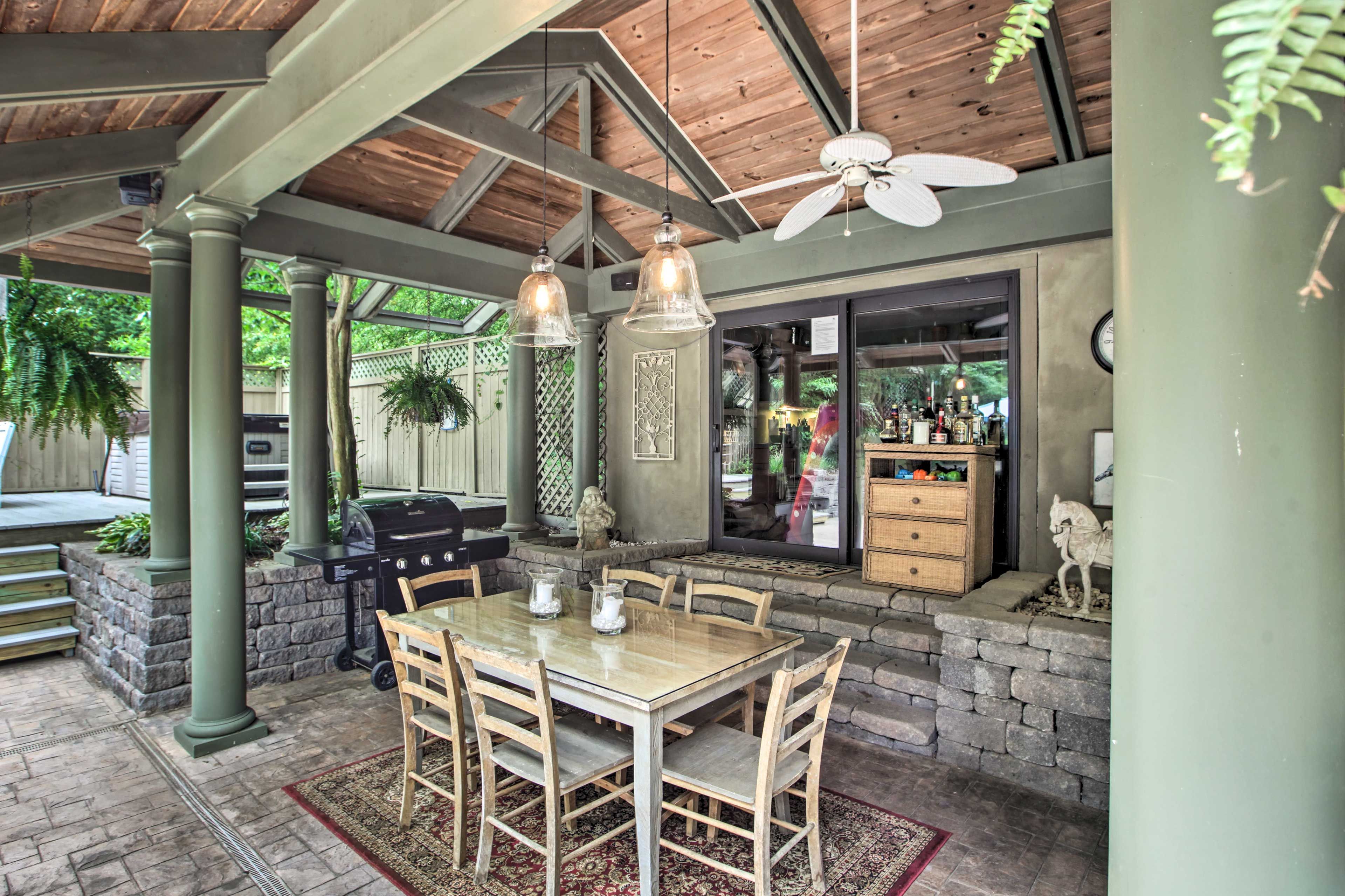 Covered Patio | Dining for 6