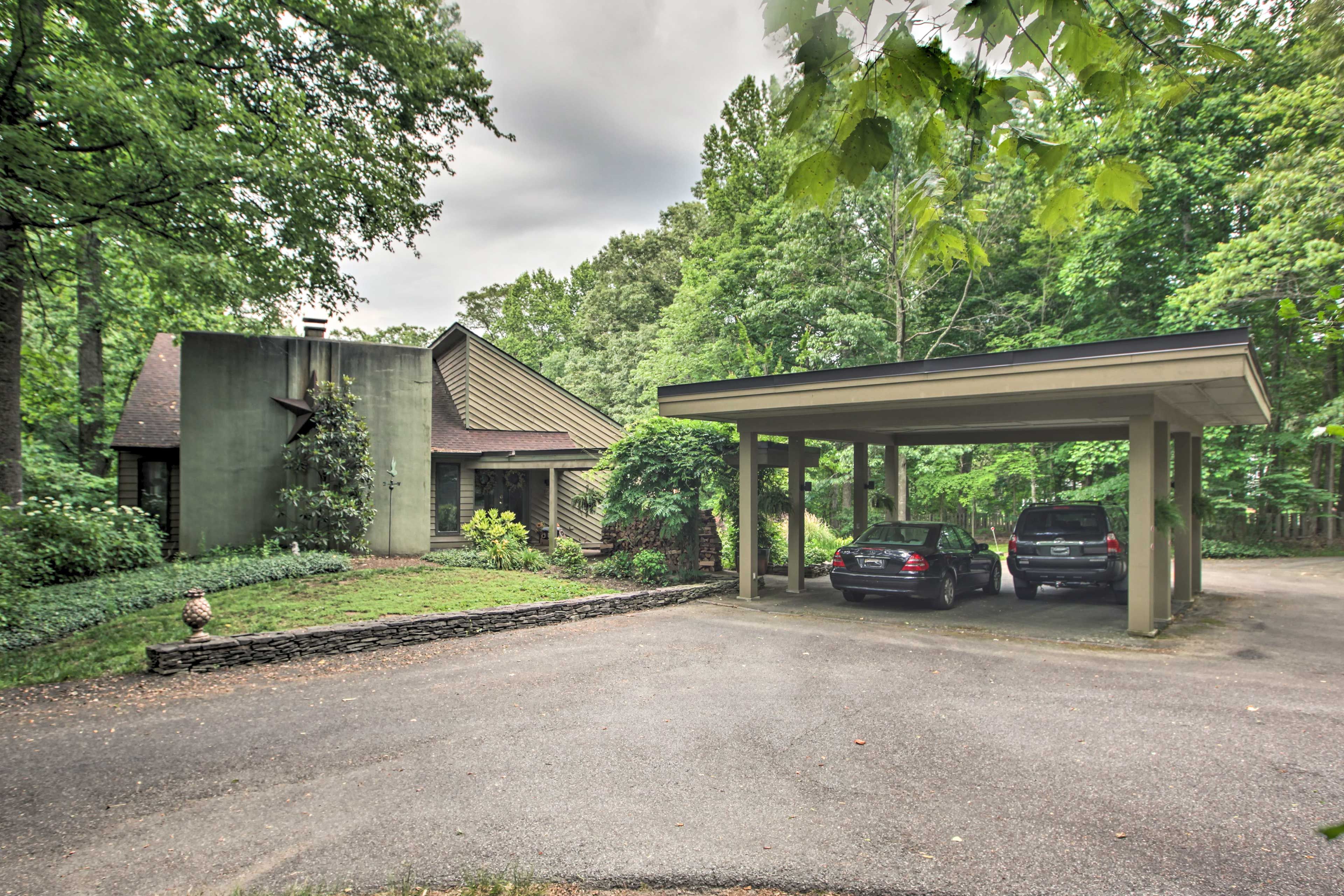 Property Exterior | Driveway Parking