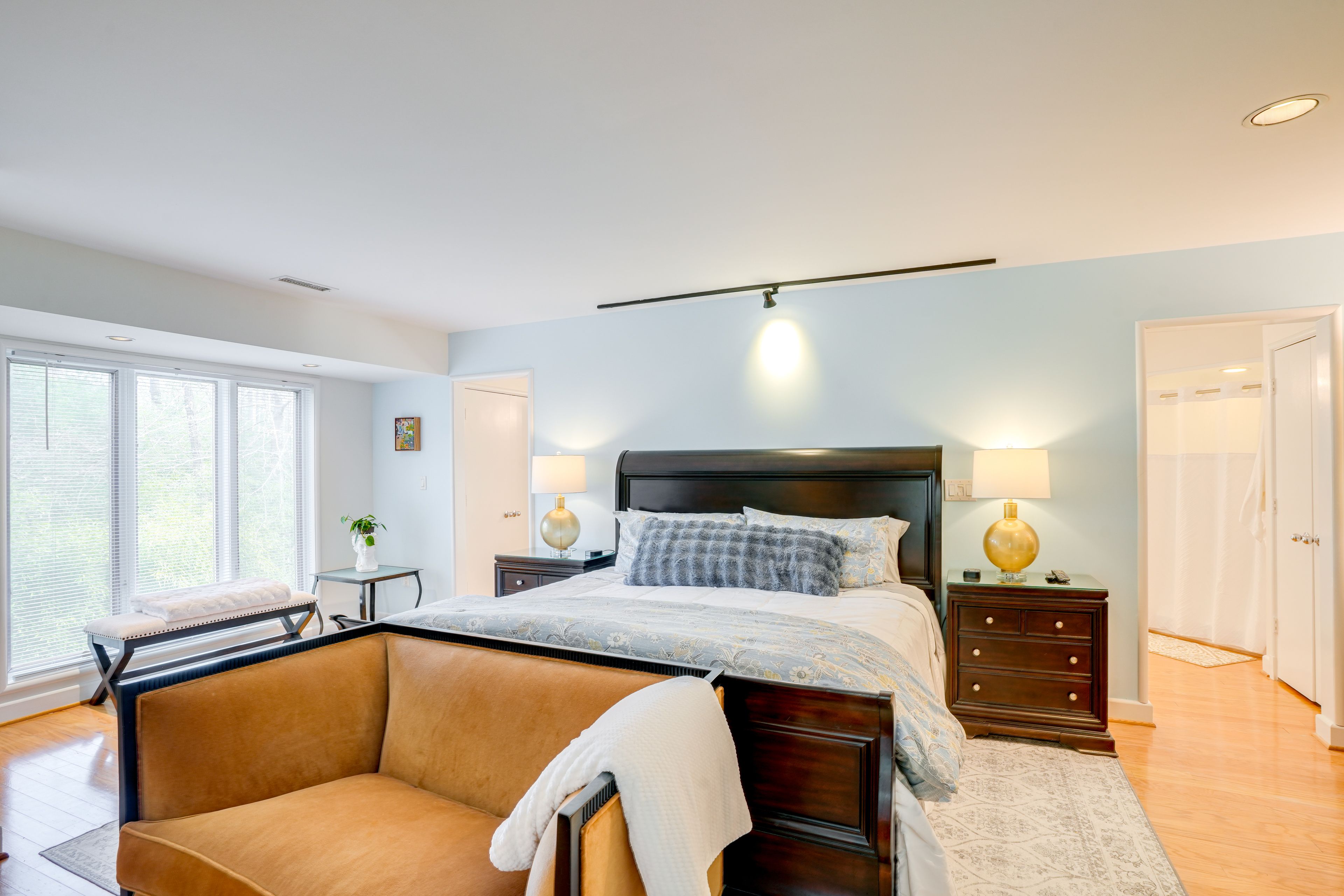 Bedroom 1 | King Bed