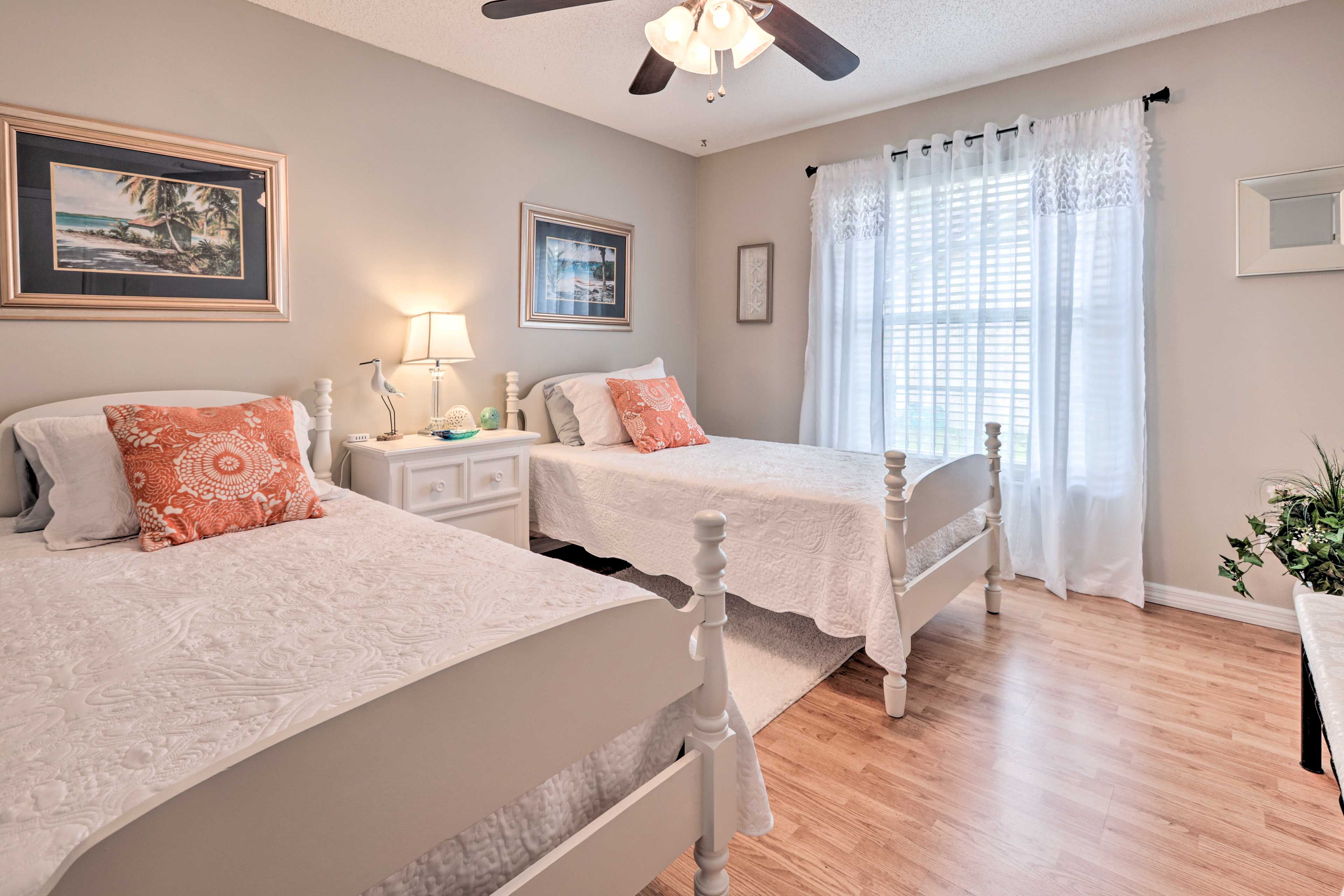 Bedroom 2 | 2 Twin Beds