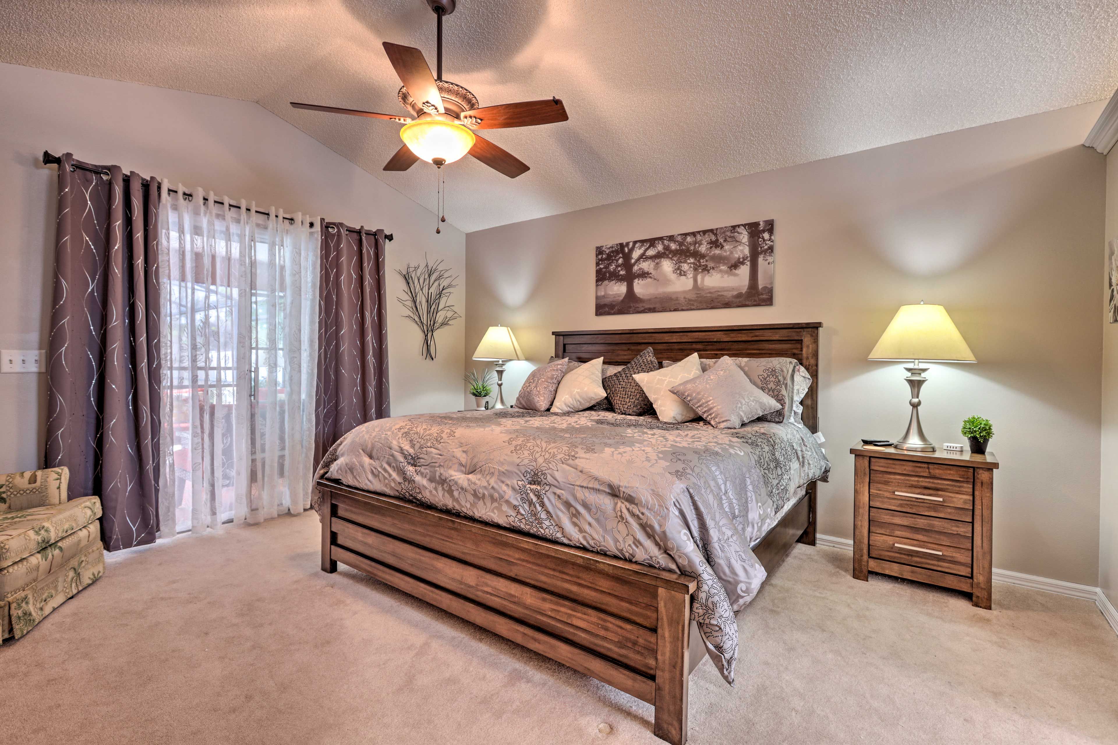 Bedroom 1 | King Bed