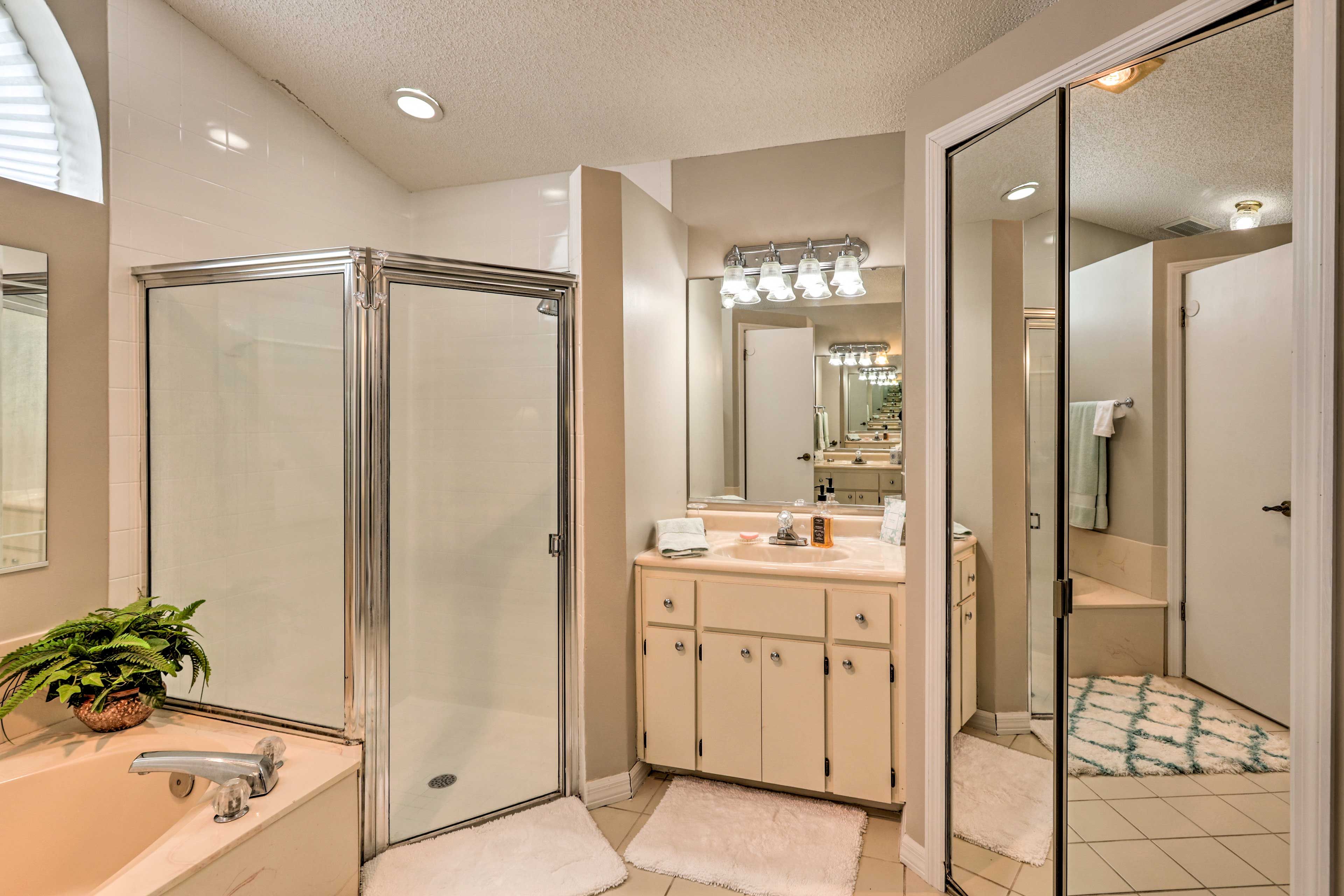 Full Bathroom | Linens & Towels