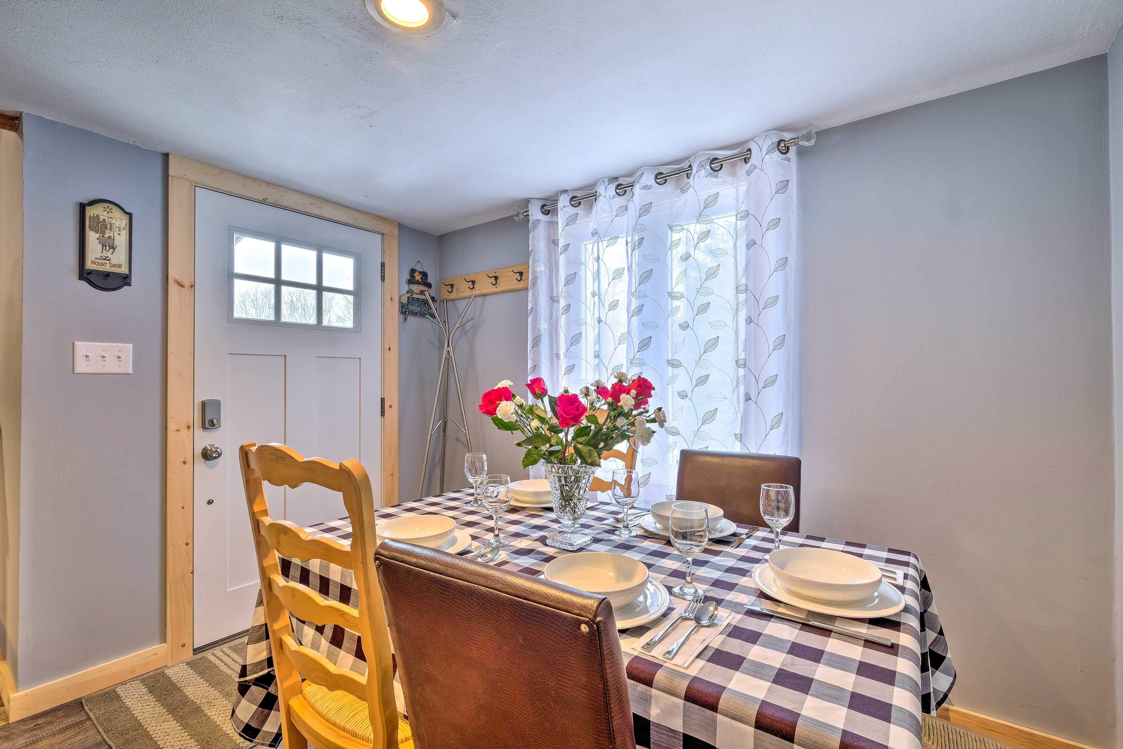This property can be accessed via keyless entry.