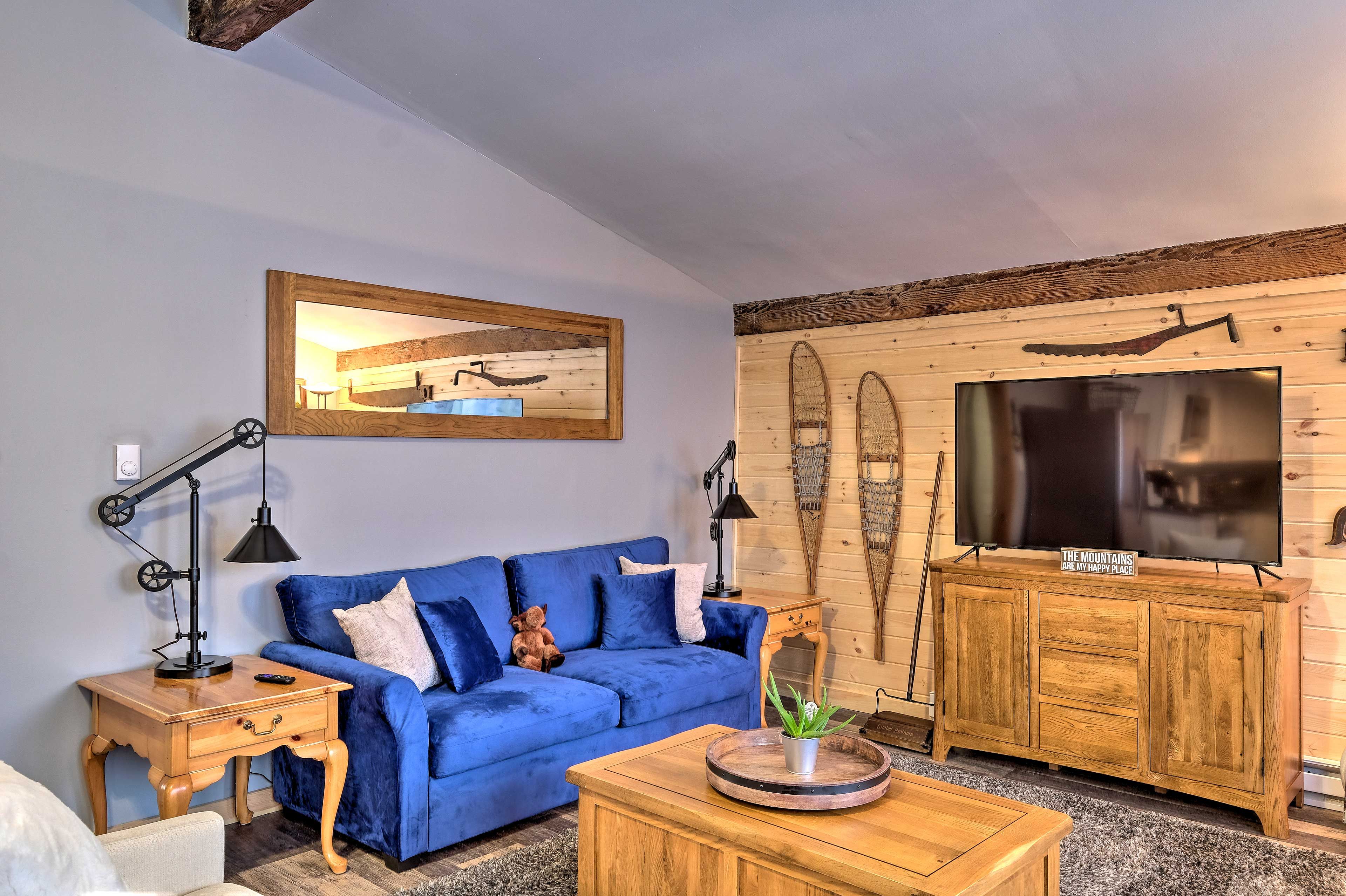 When skiing gets the best of you, this living room is here to help.