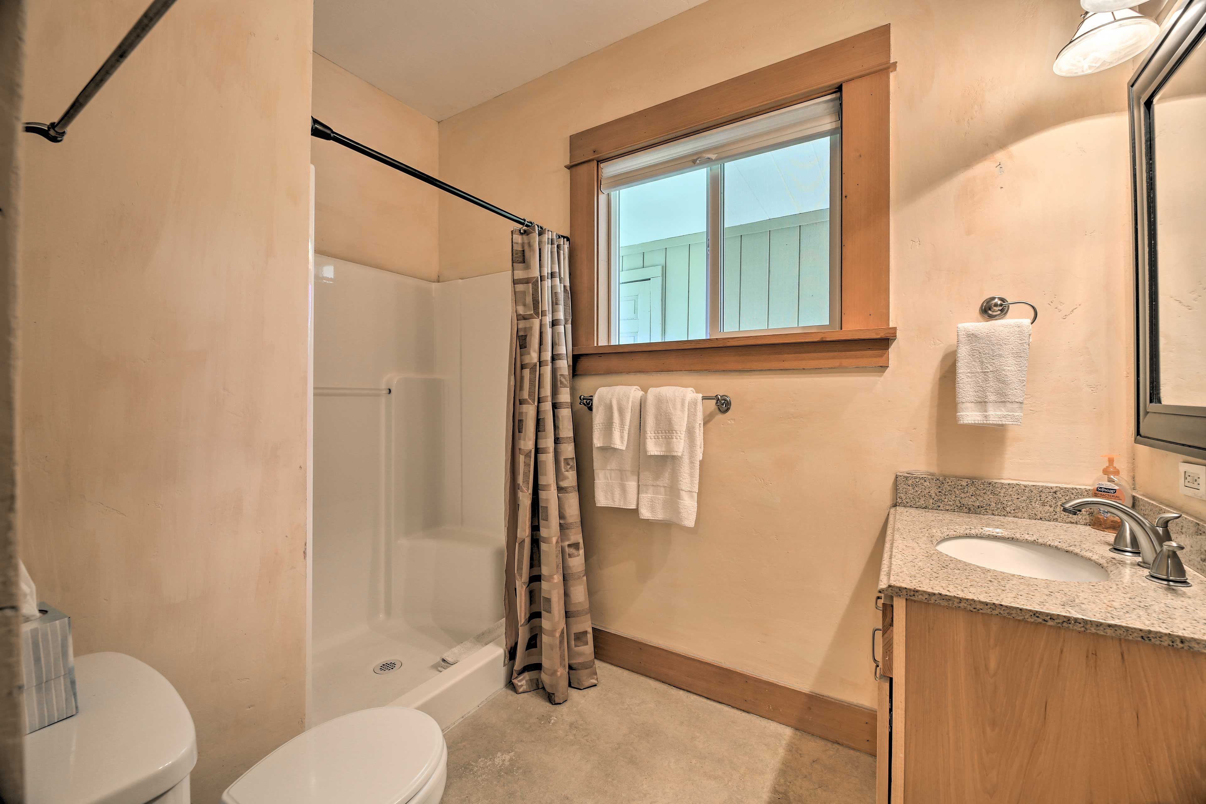 Bathroom | 1st Floor