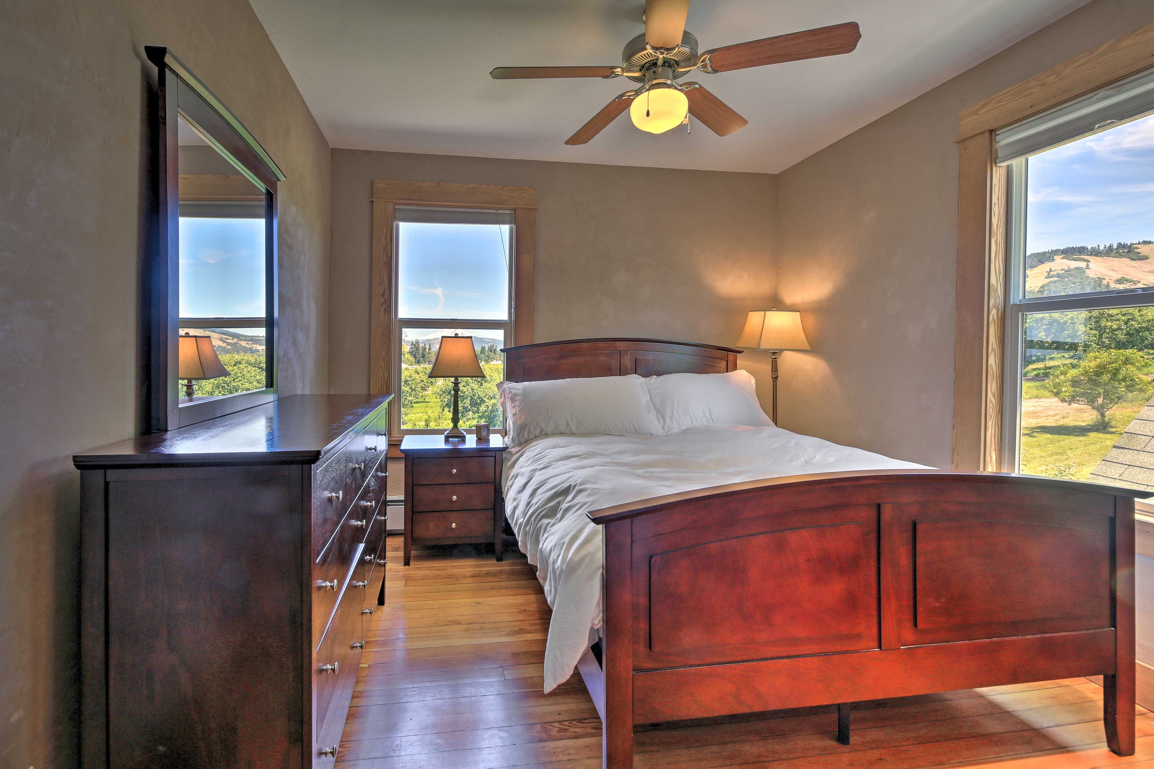 Bedroom 5 | Queen Bed | 2nd Floor
