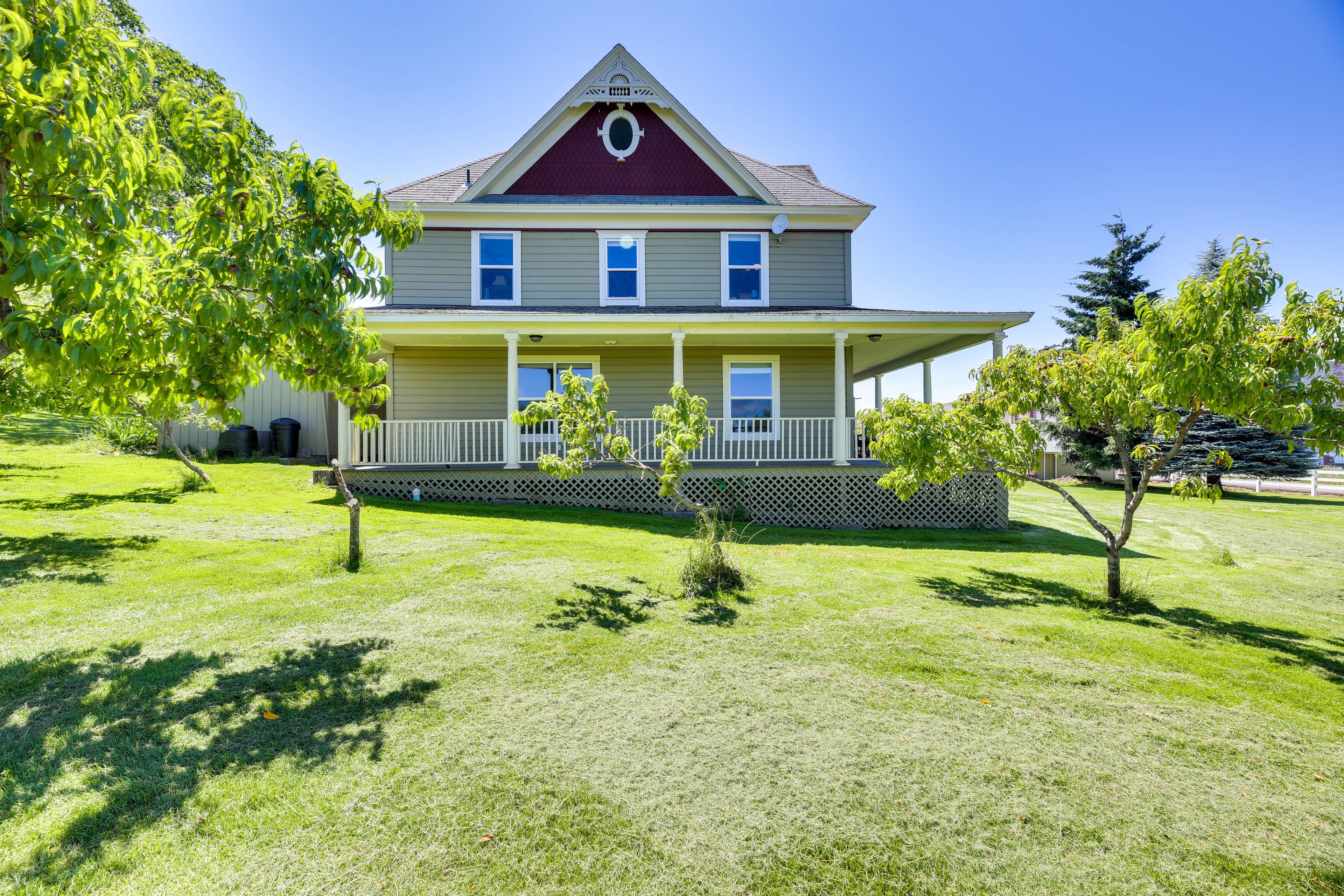 Exterior | On-Site Orchard