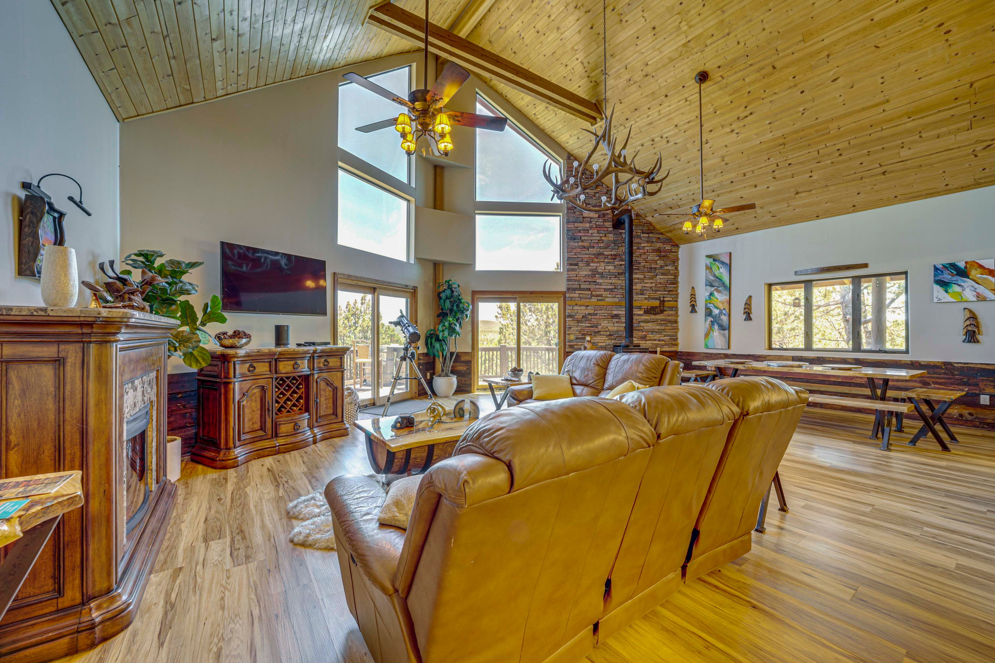 Living Room | Main Level | Smart TV