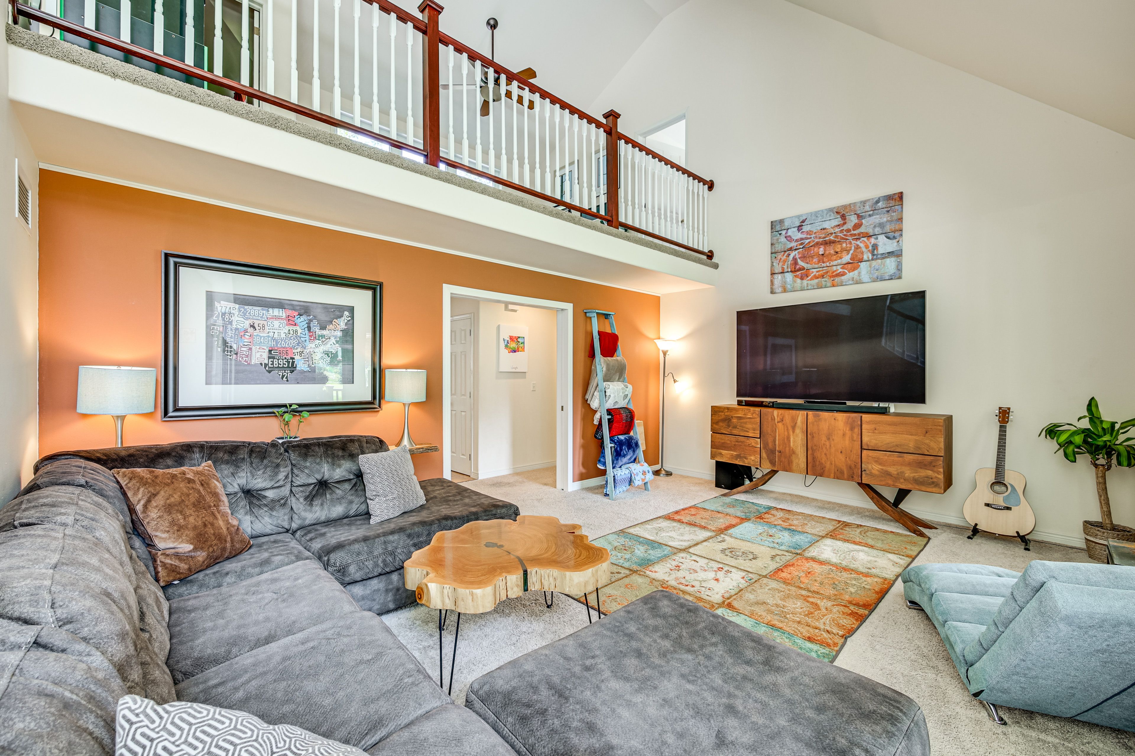 Living Room | Free WiFi | Smart TV | Queen Sleeper Sofa | 1st Floor