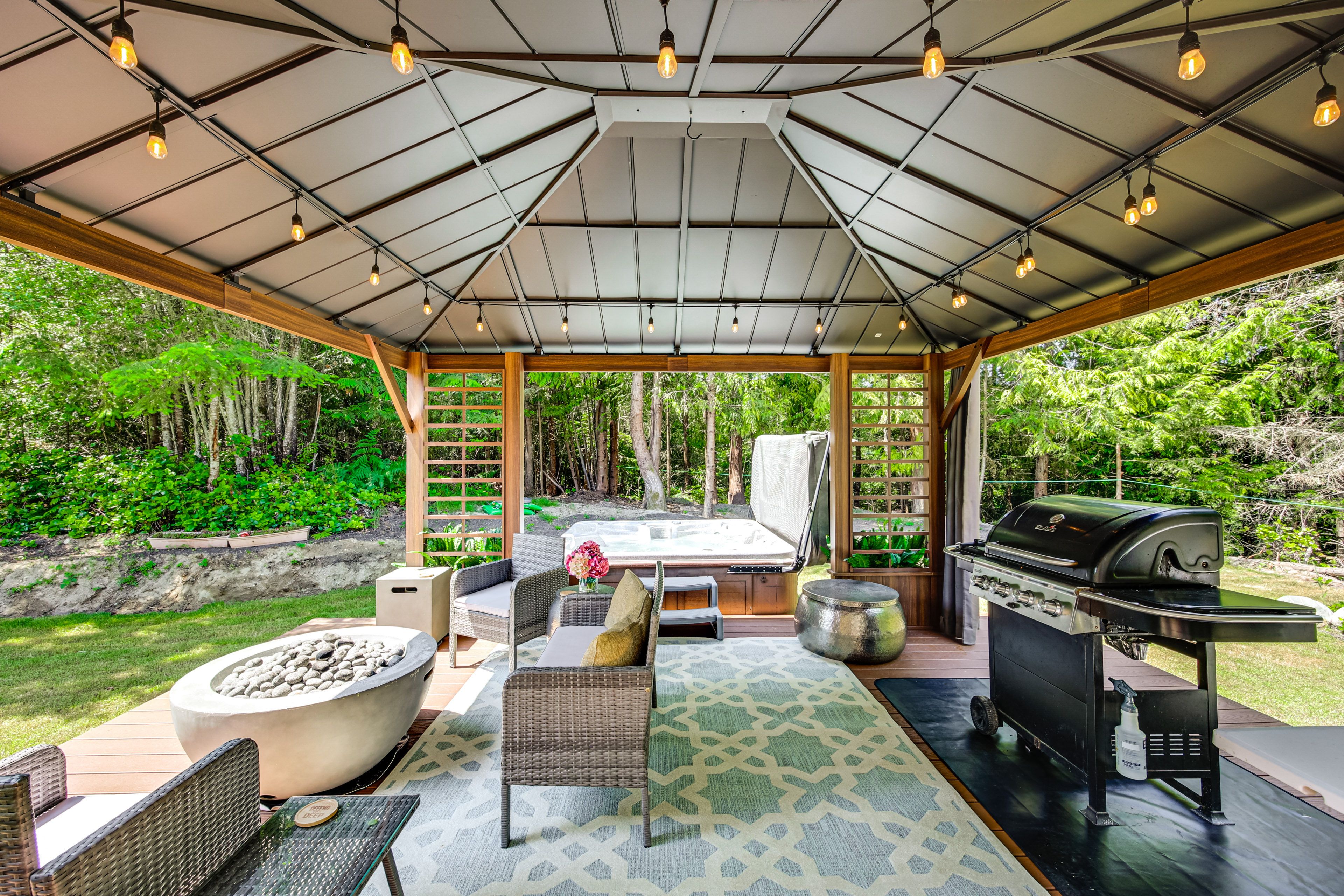 Exterior | Gazebo | Hot Tub