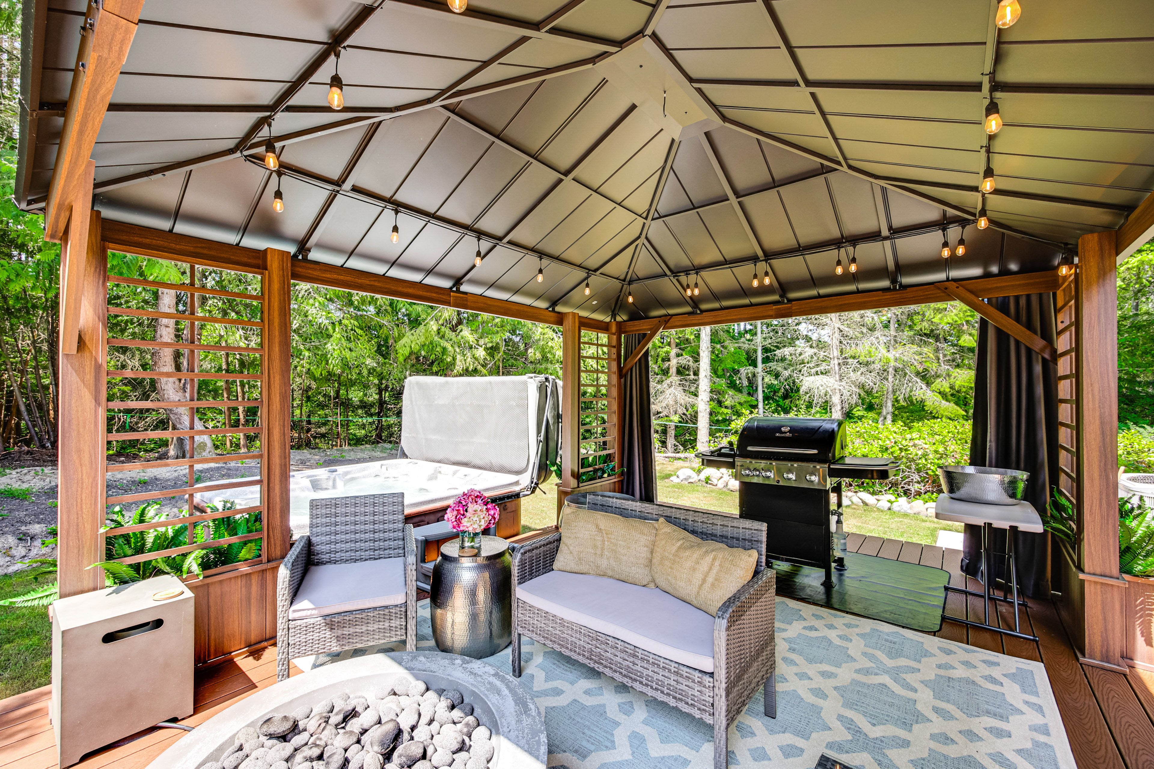 Exterior | Gazebo | Hot Tub