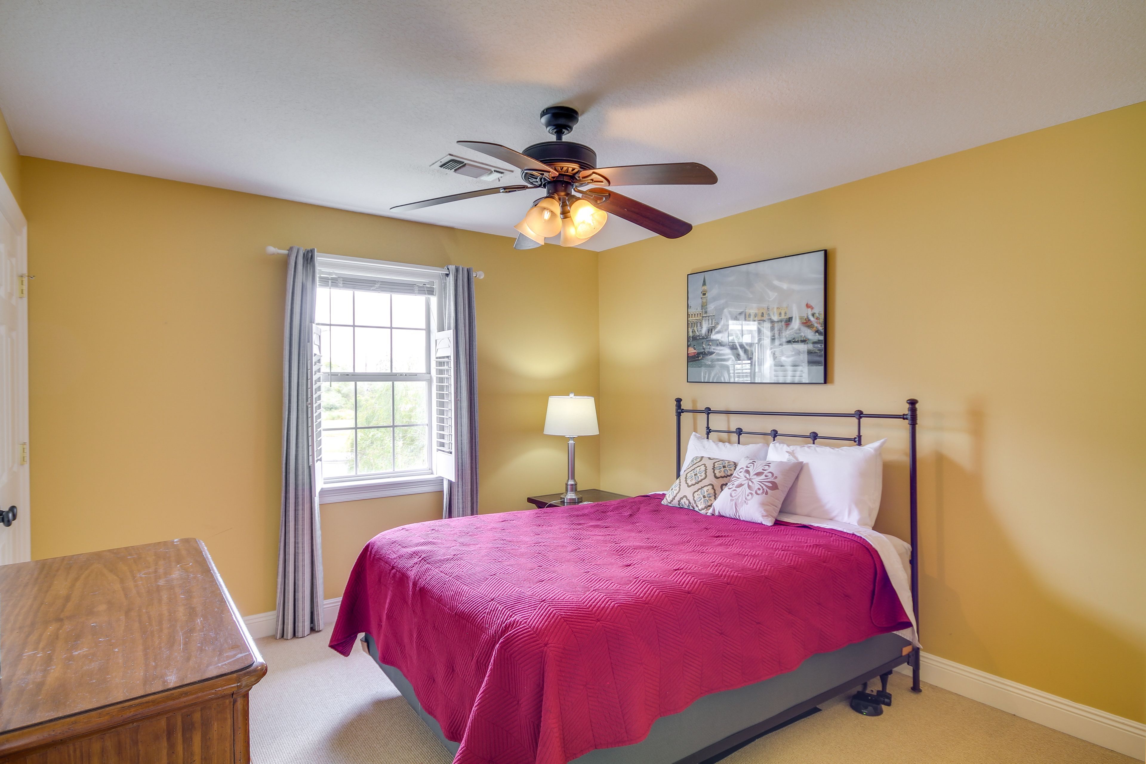 Bedroom 4 | Queen Bed
