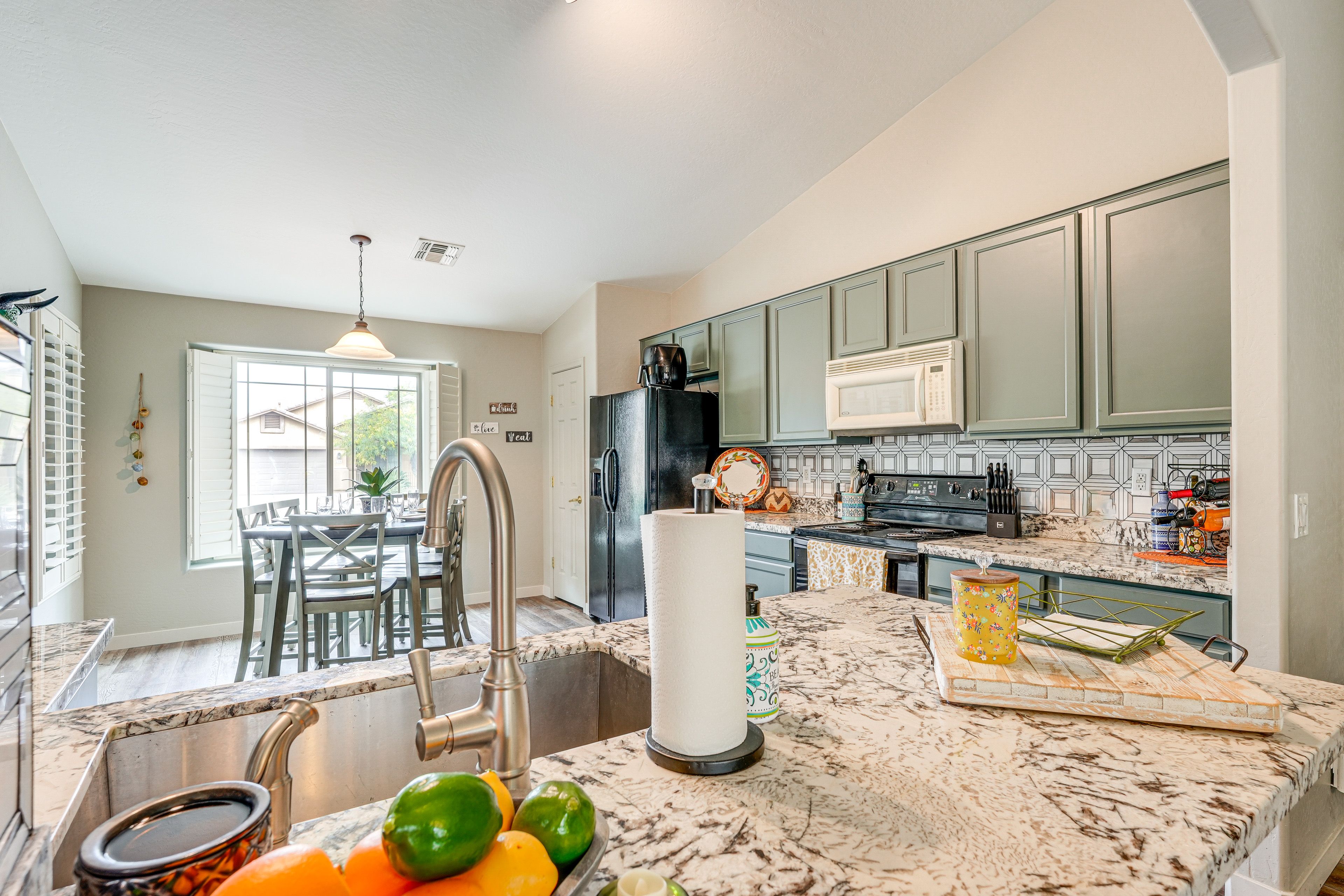 Kitchen | Coffee Maker | Dishwasher