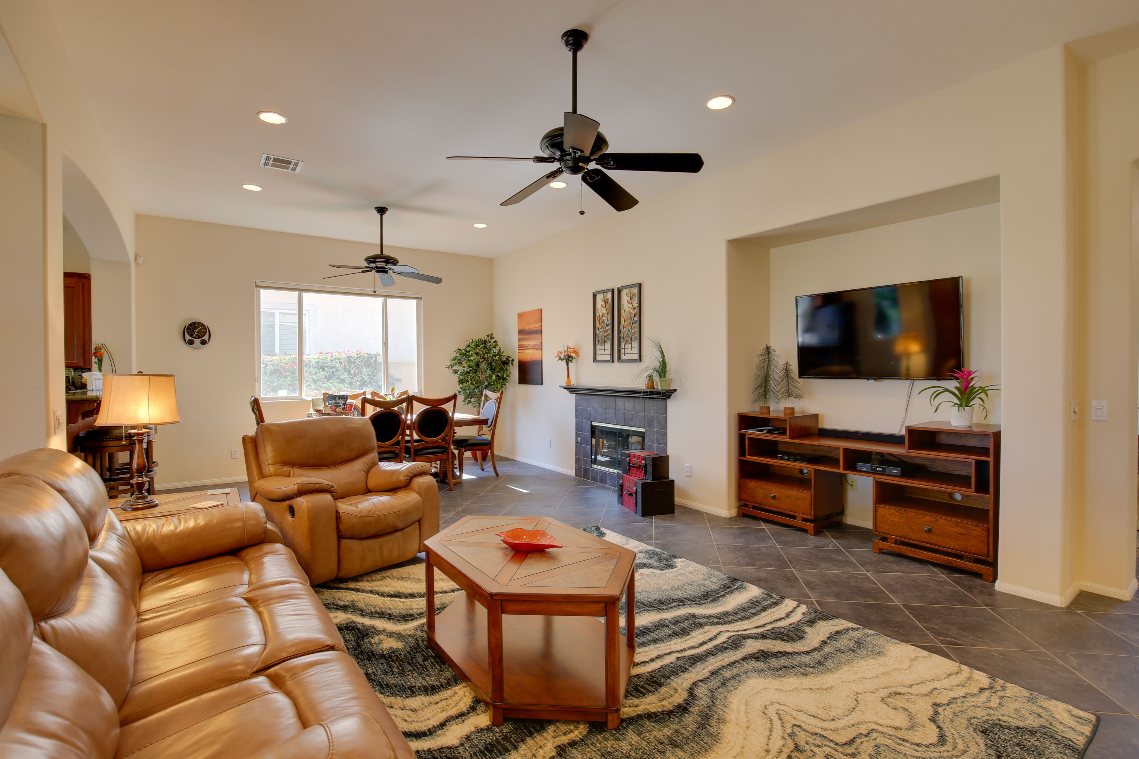 Living Room | Free WiFi | Smart TV | Central A/C