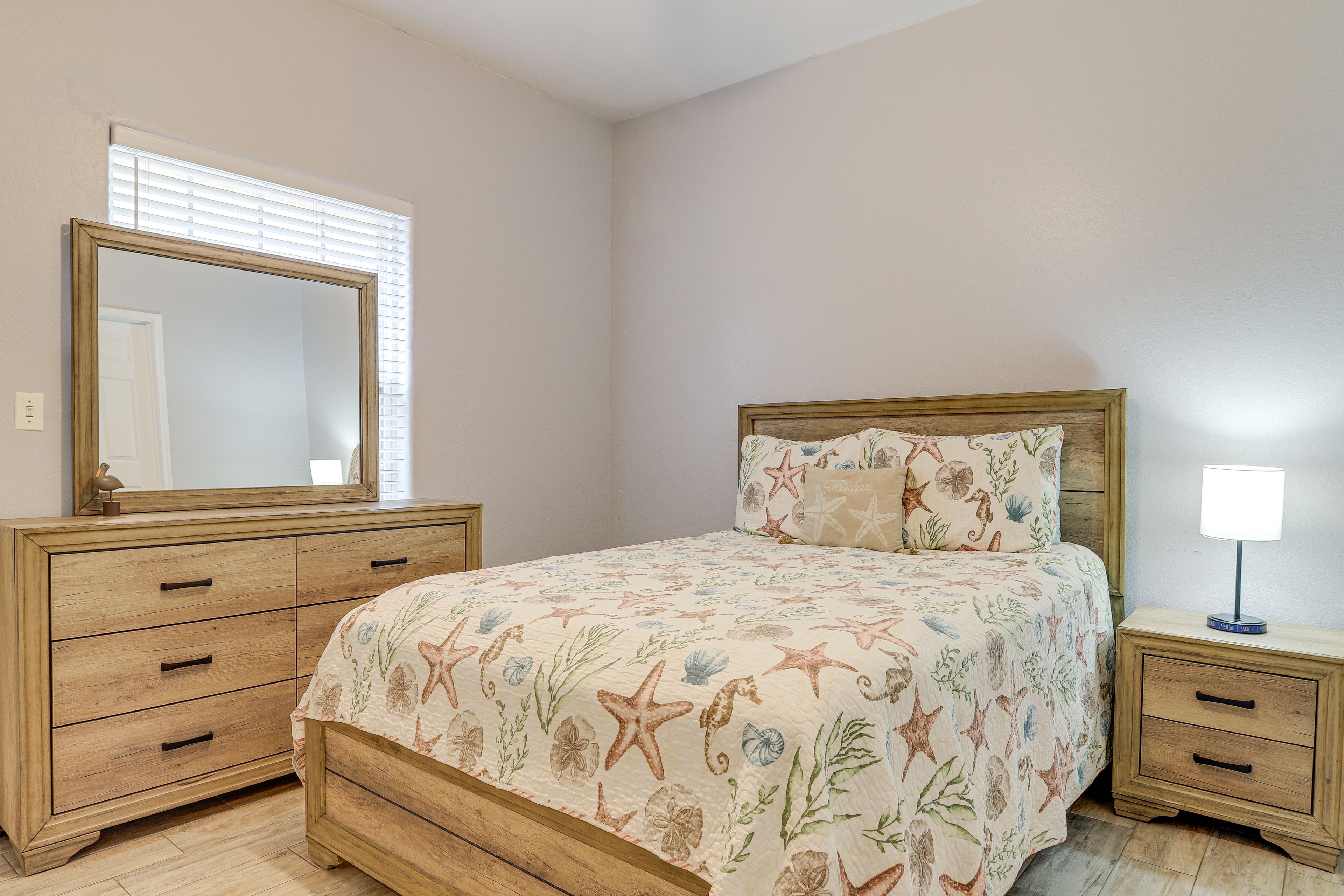 Bedroom 2 | Queen Bed