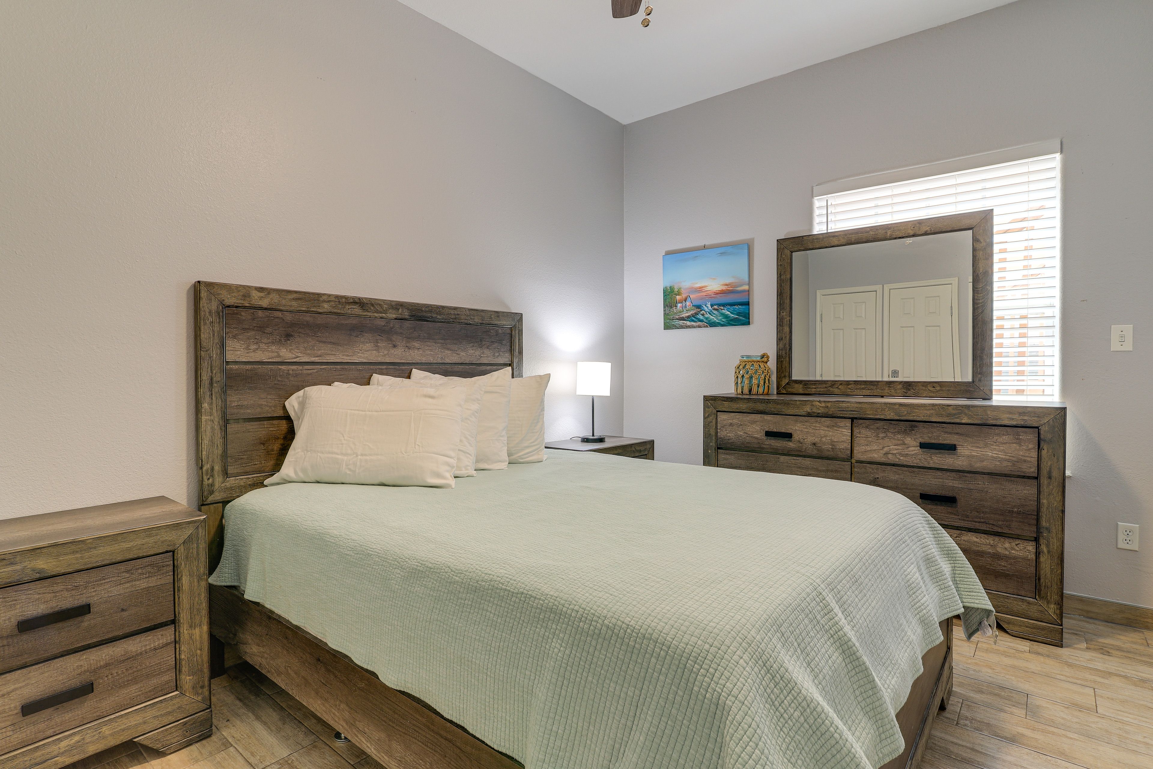 Bedroom 3 | Queen Bed