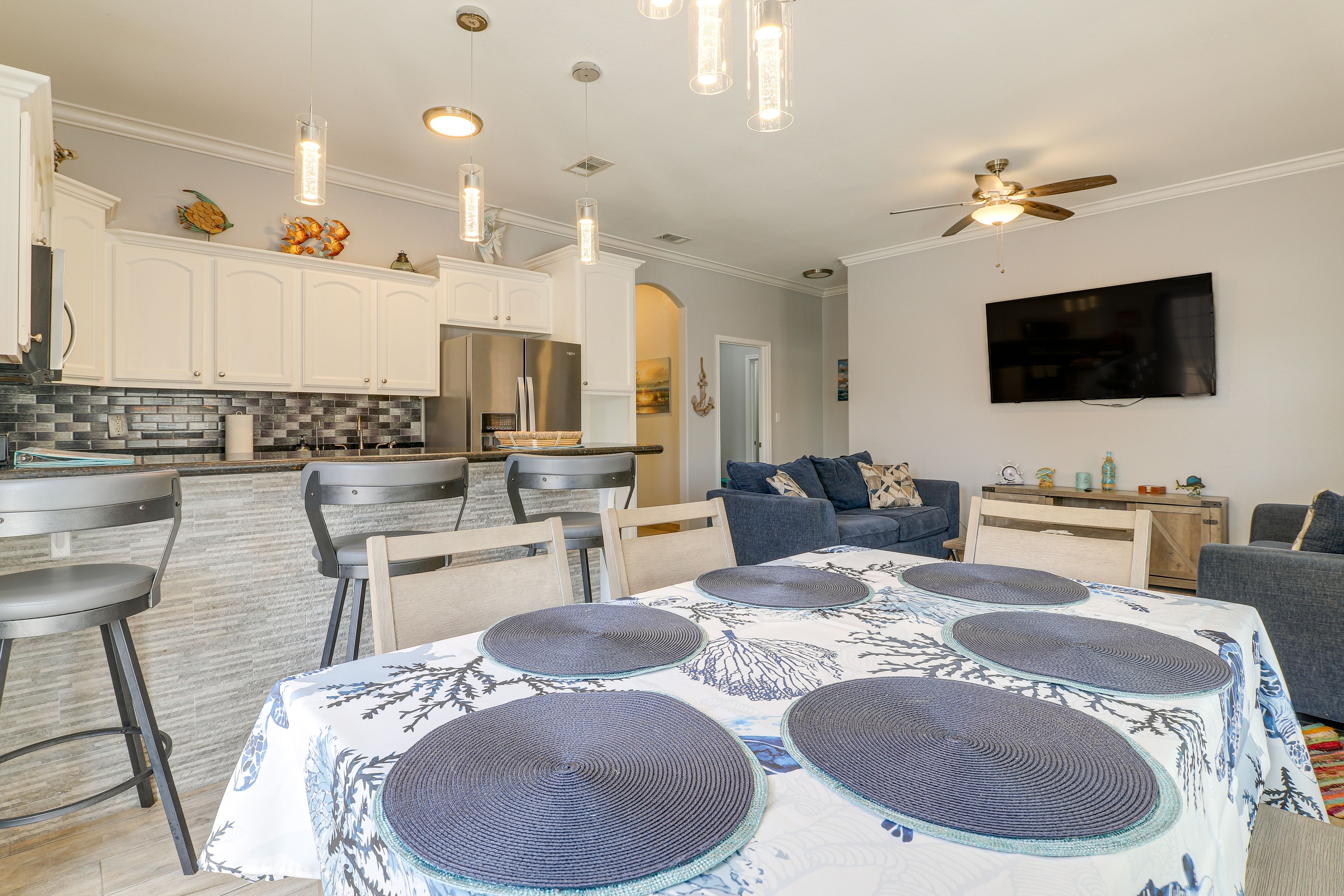 South Padre Island Vacation Rental | 3BR | 2BA | 1,152 Sq Ft | 1 Step Required