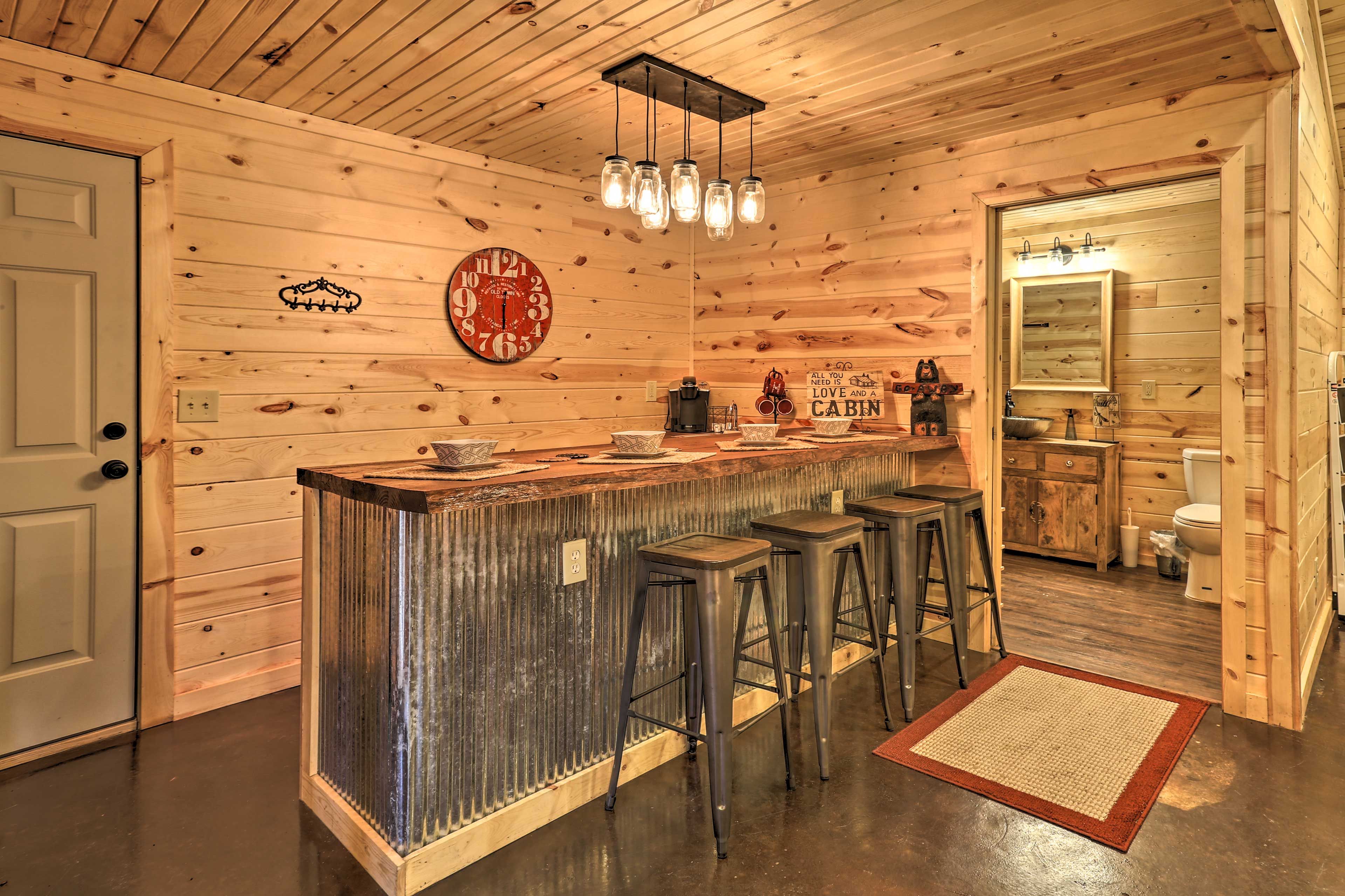 Bedroom 5 (Bunkhouse) | 2 Queen Bunk Beds | Kitchentte