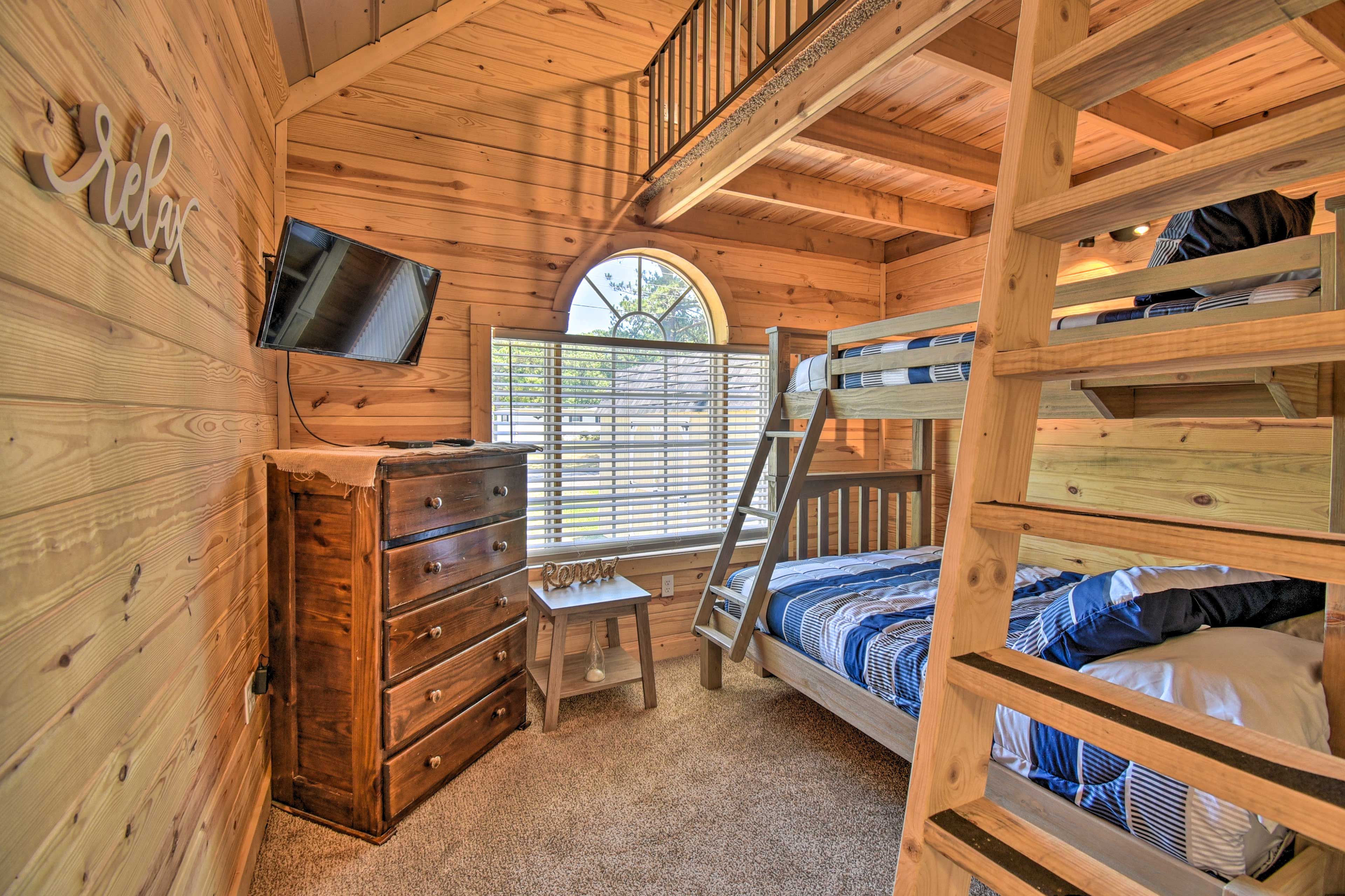Loft | Twin/Full Bunk Bed | Twin Bed