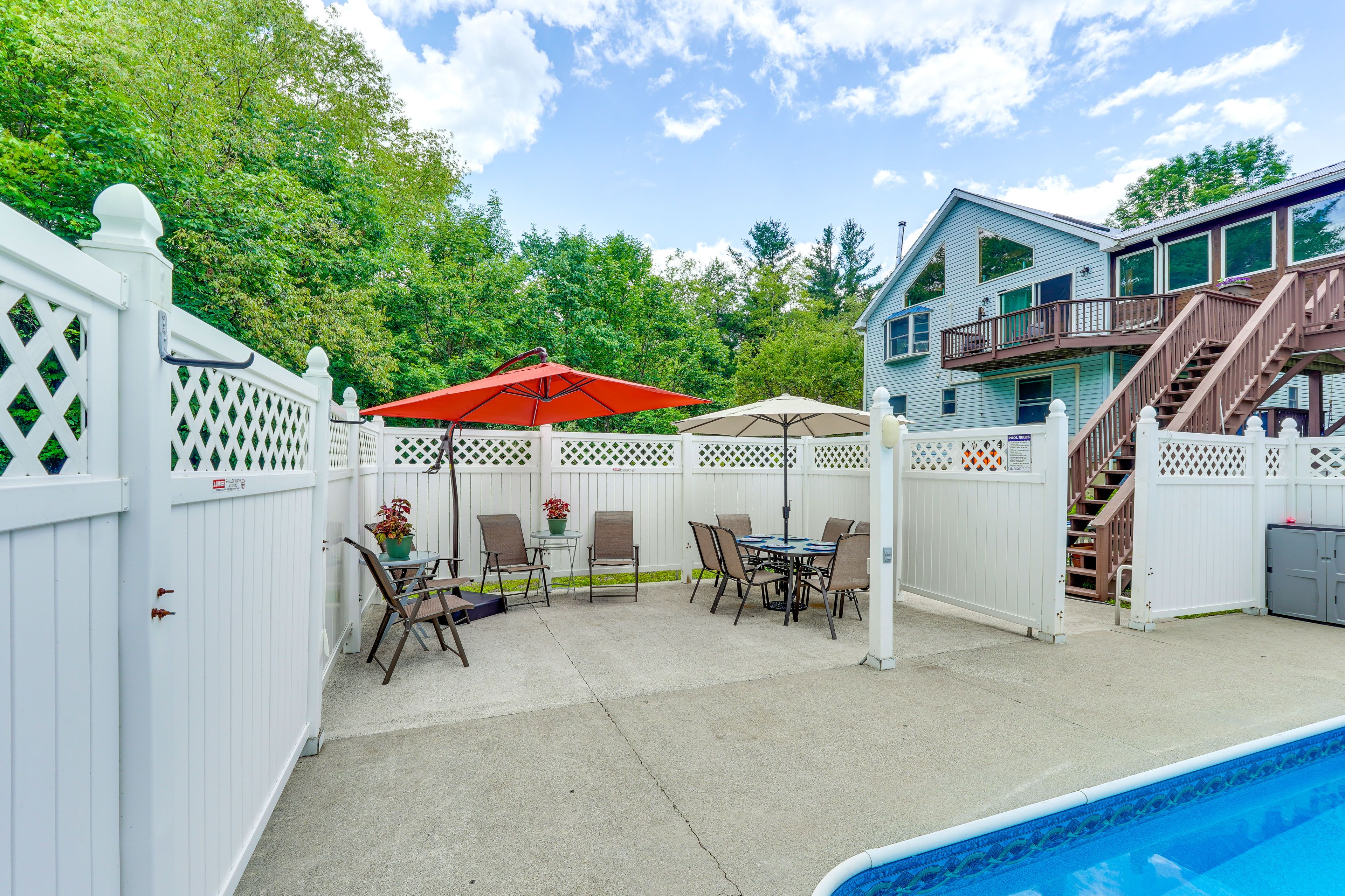 Shared Pool Area | Outdoor Dining