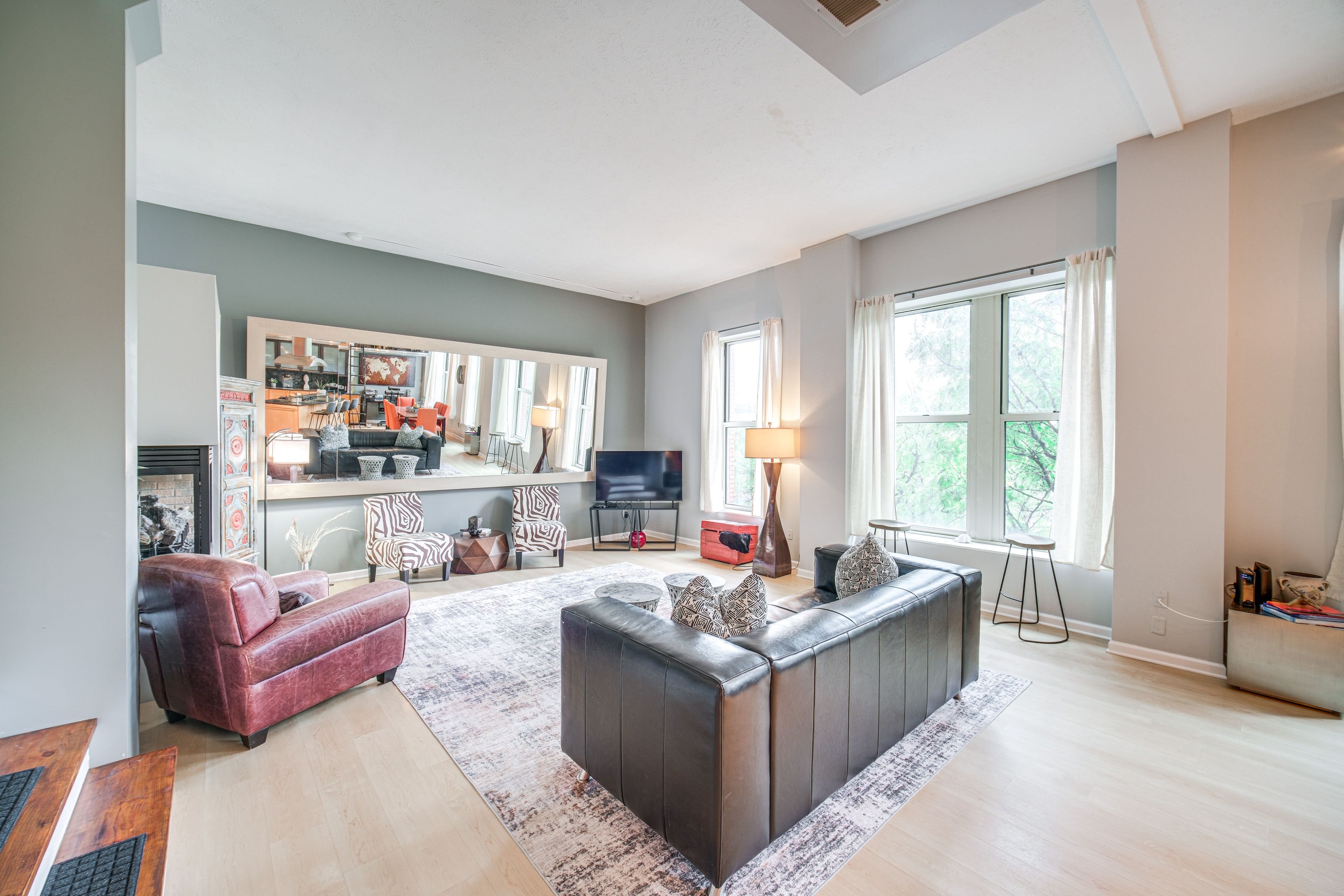 Living Room | Smart TV | Decorative Fireplace