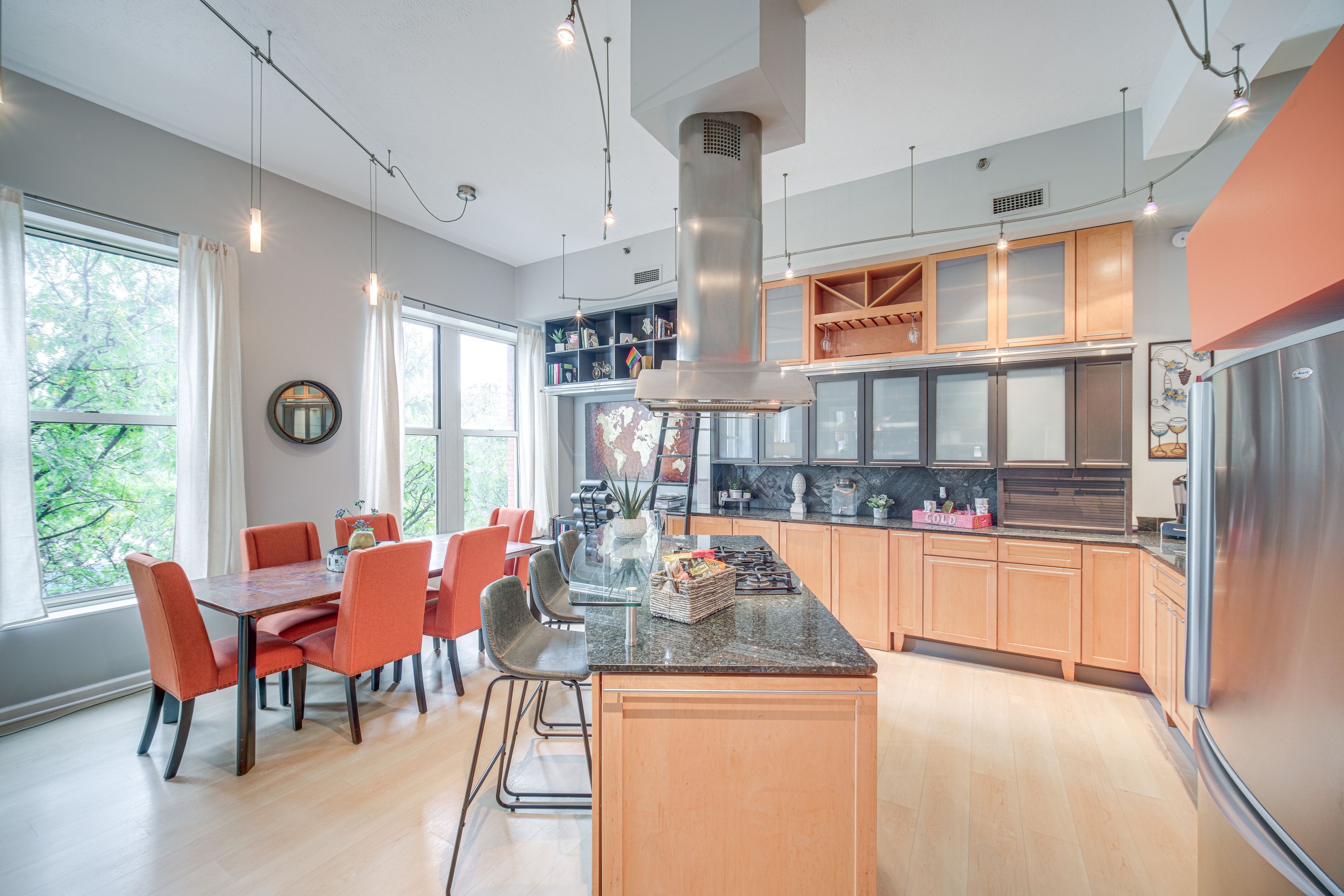 Kitchen & Dining Area | Open Floor Plan | Free WiFi