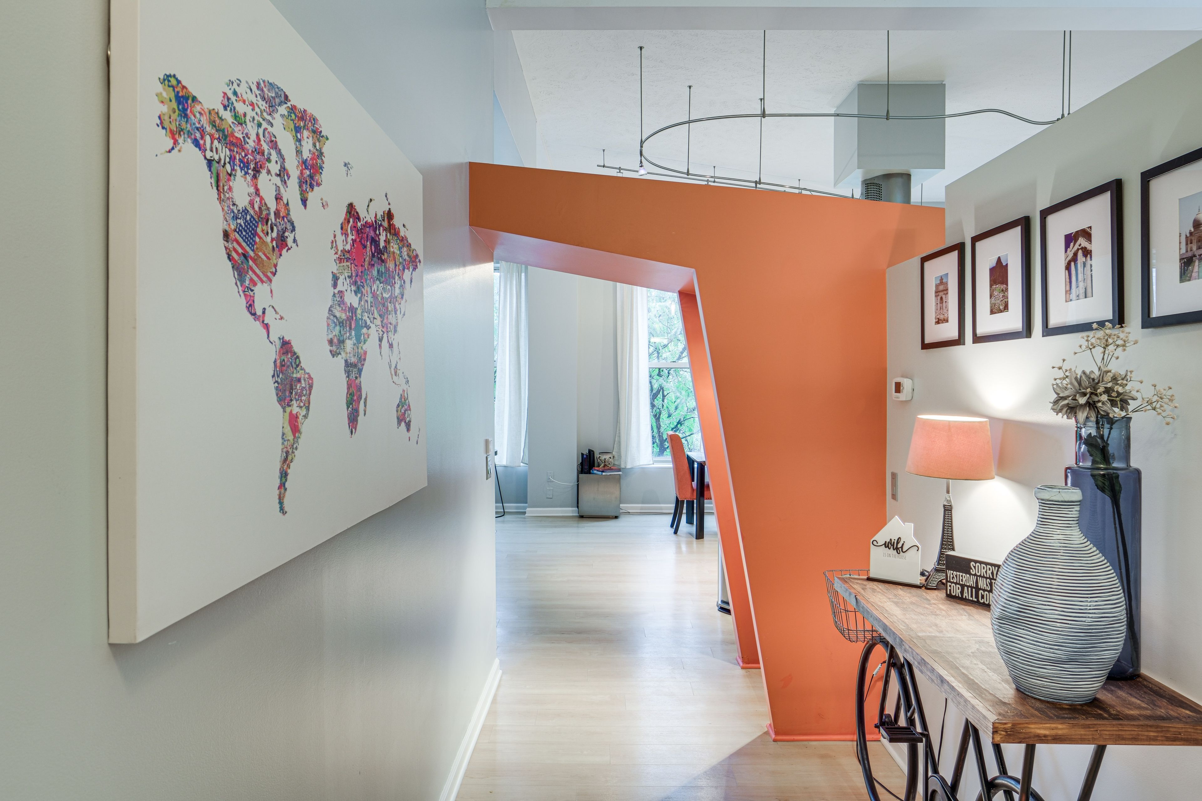 Entryway | Modern Furnishings
