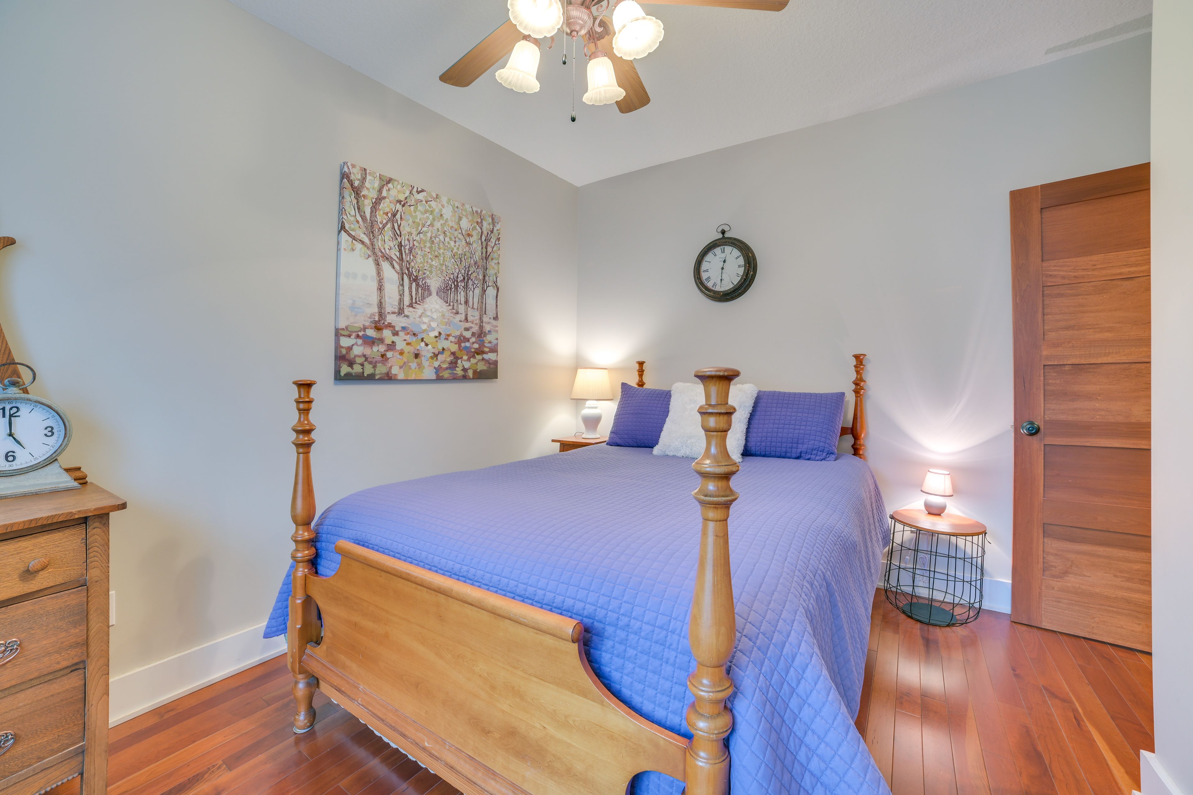 Bedroom 1 | Queen Bed | Linens Provided