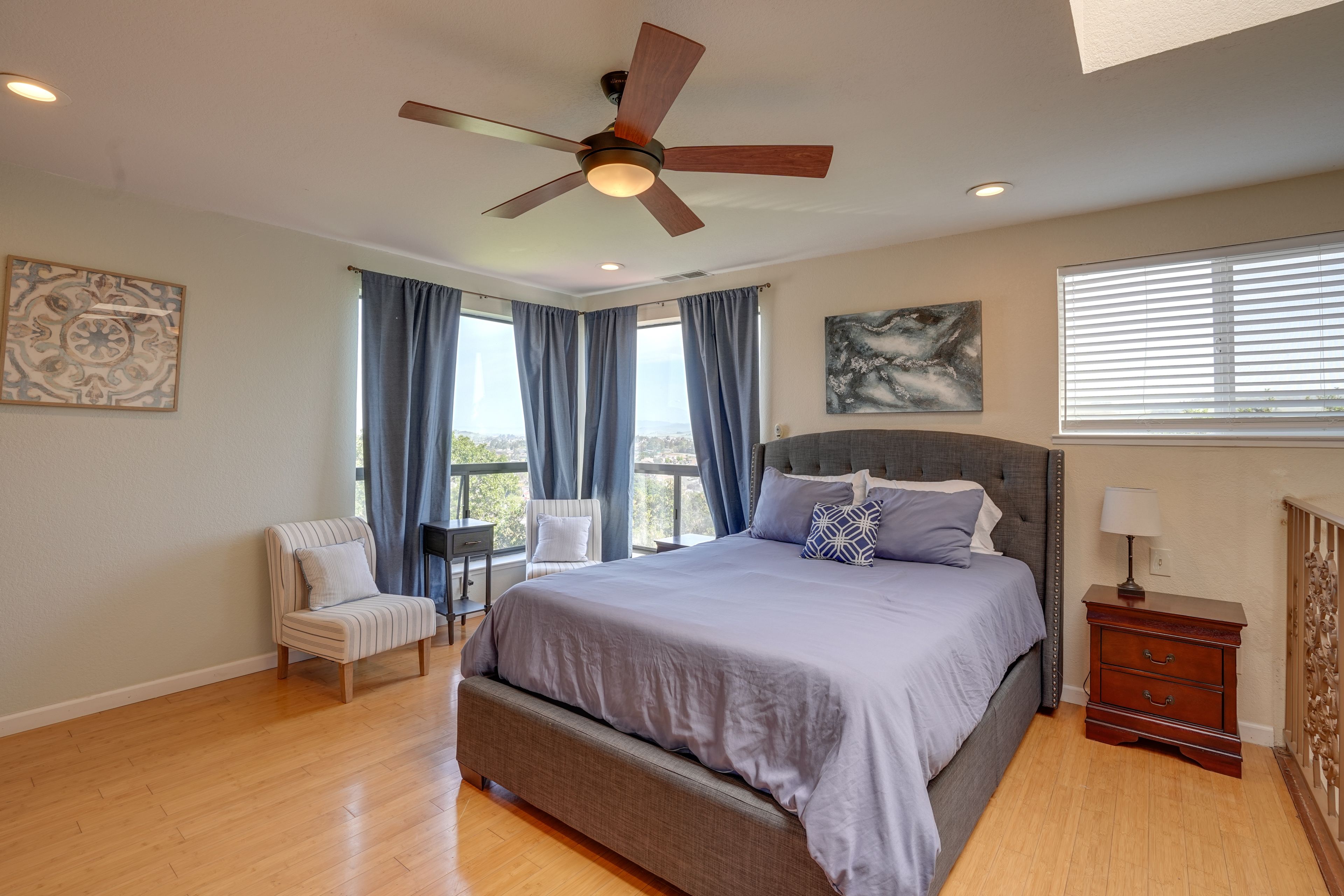 Bedroom 1 | Queen Bed