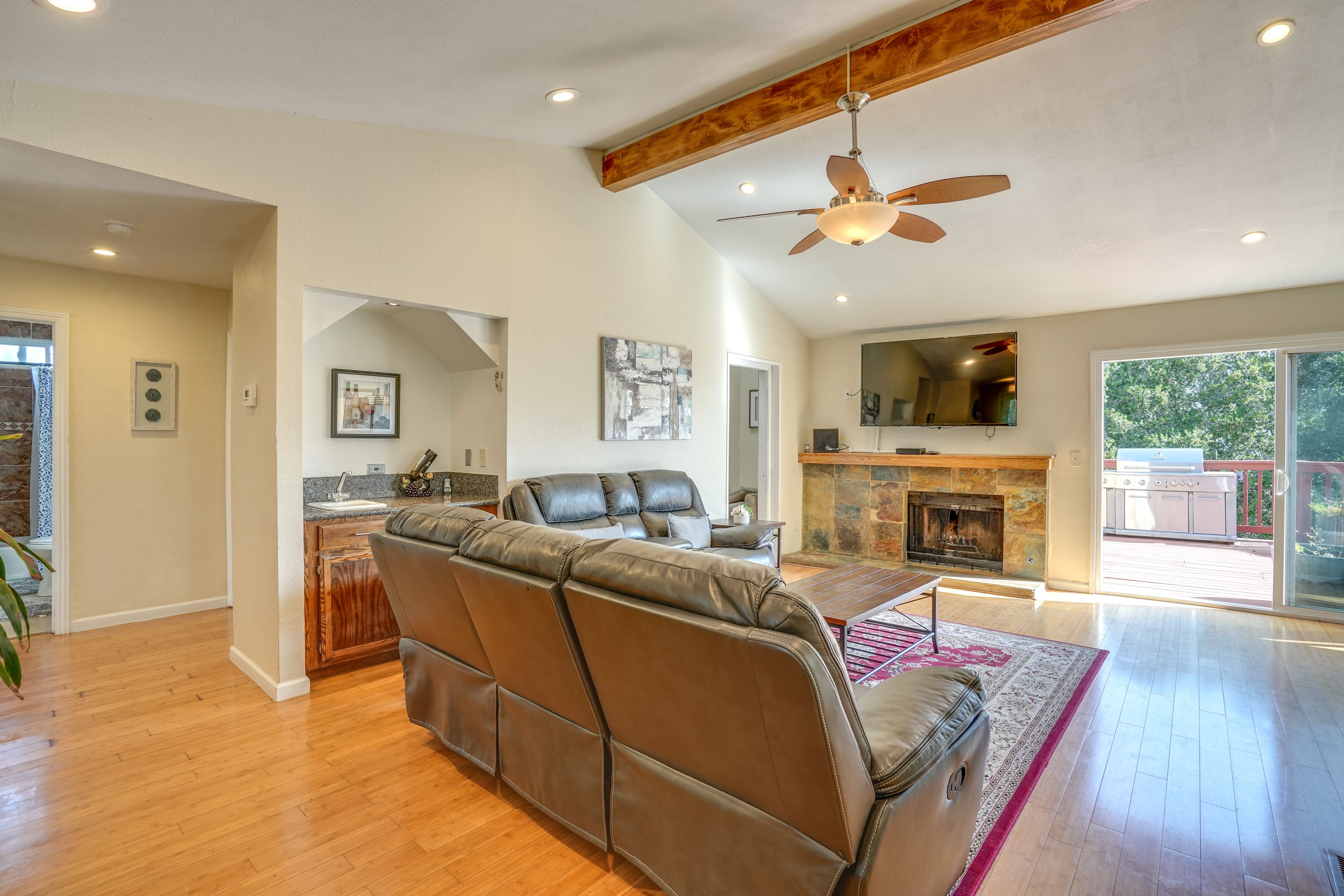 Living Room | Central A/C | Free WiFi