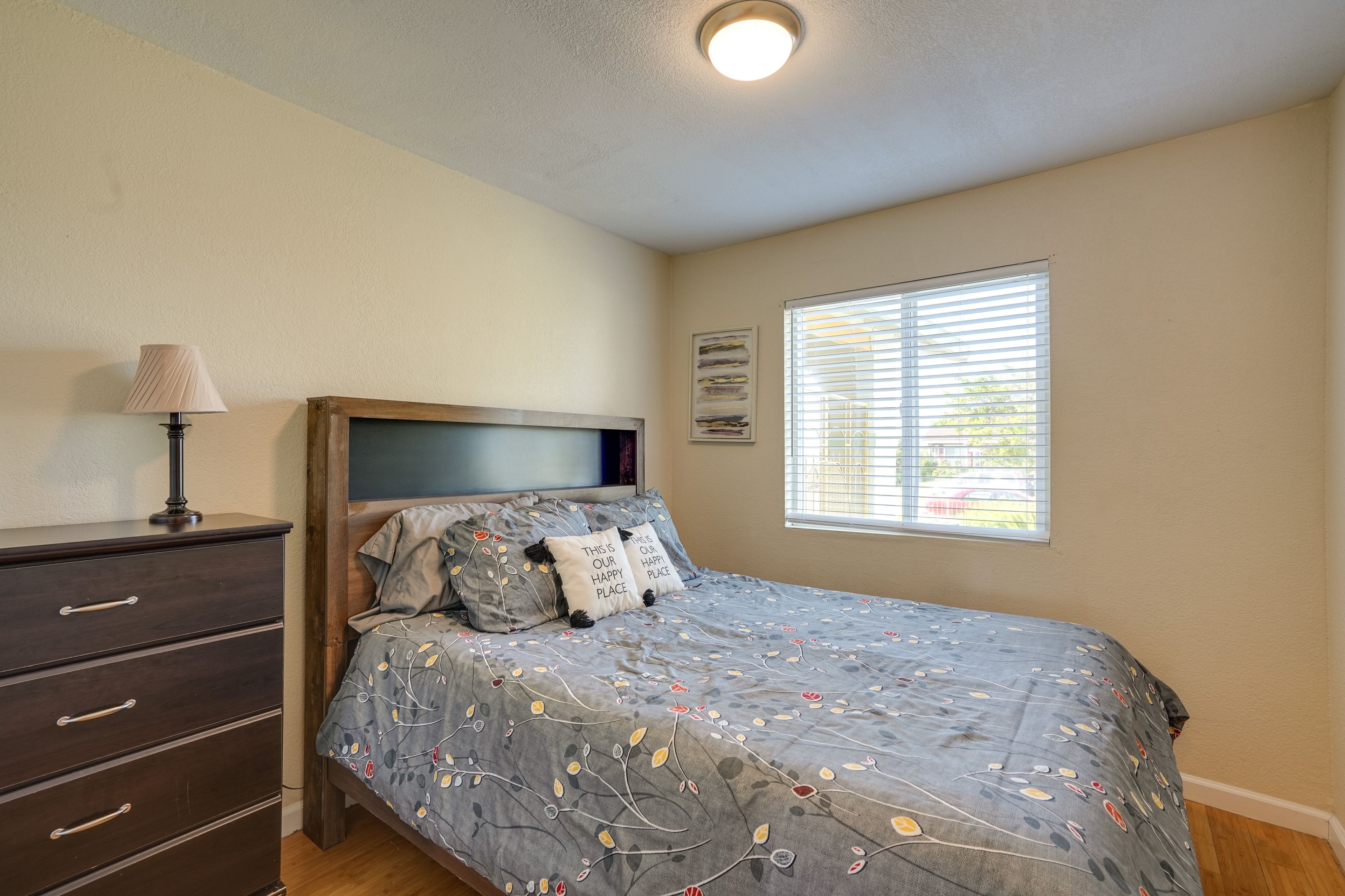 Bedroom 2 | Queen Bed