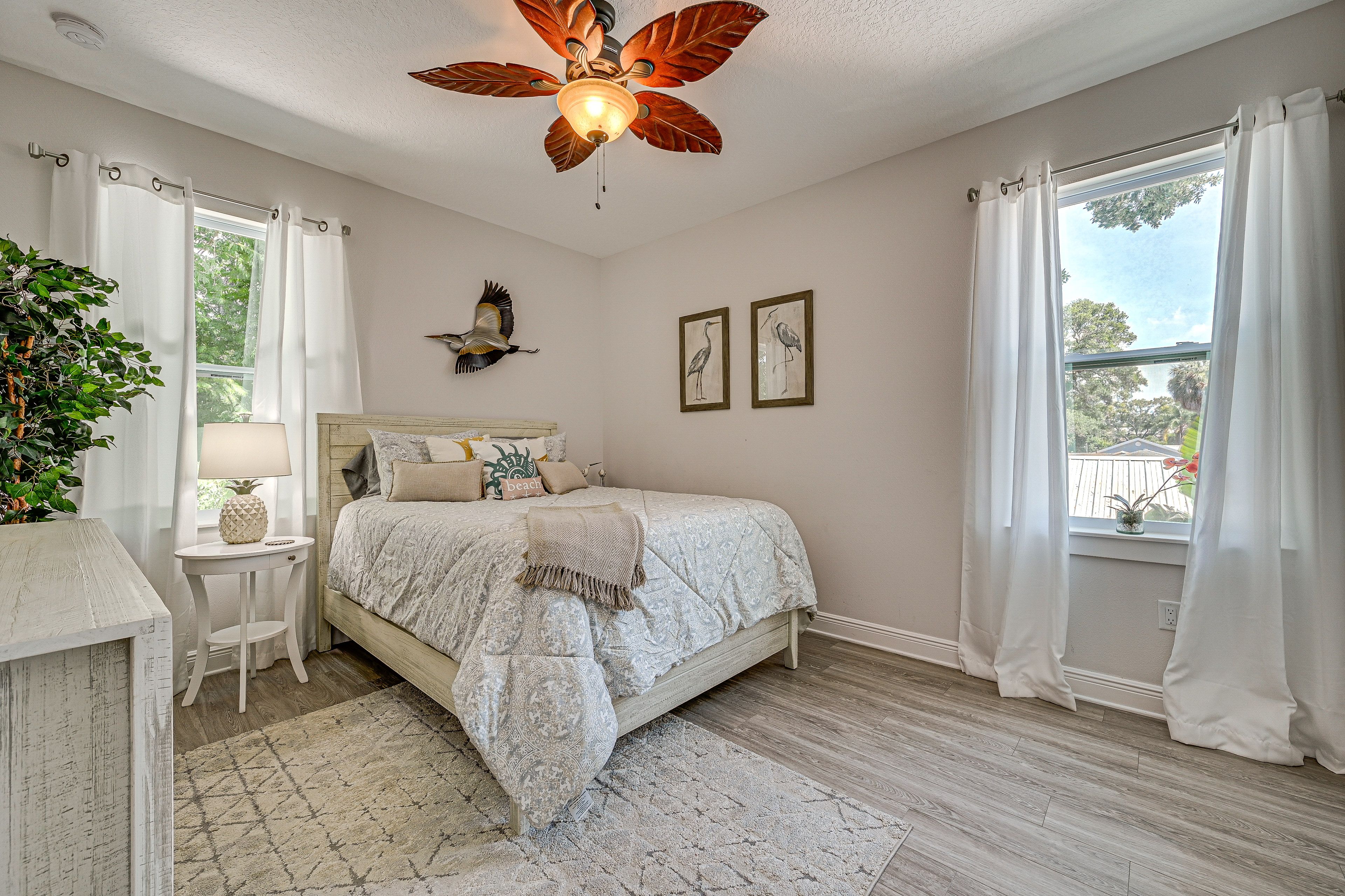 Bedroom 3 | Queen Bed