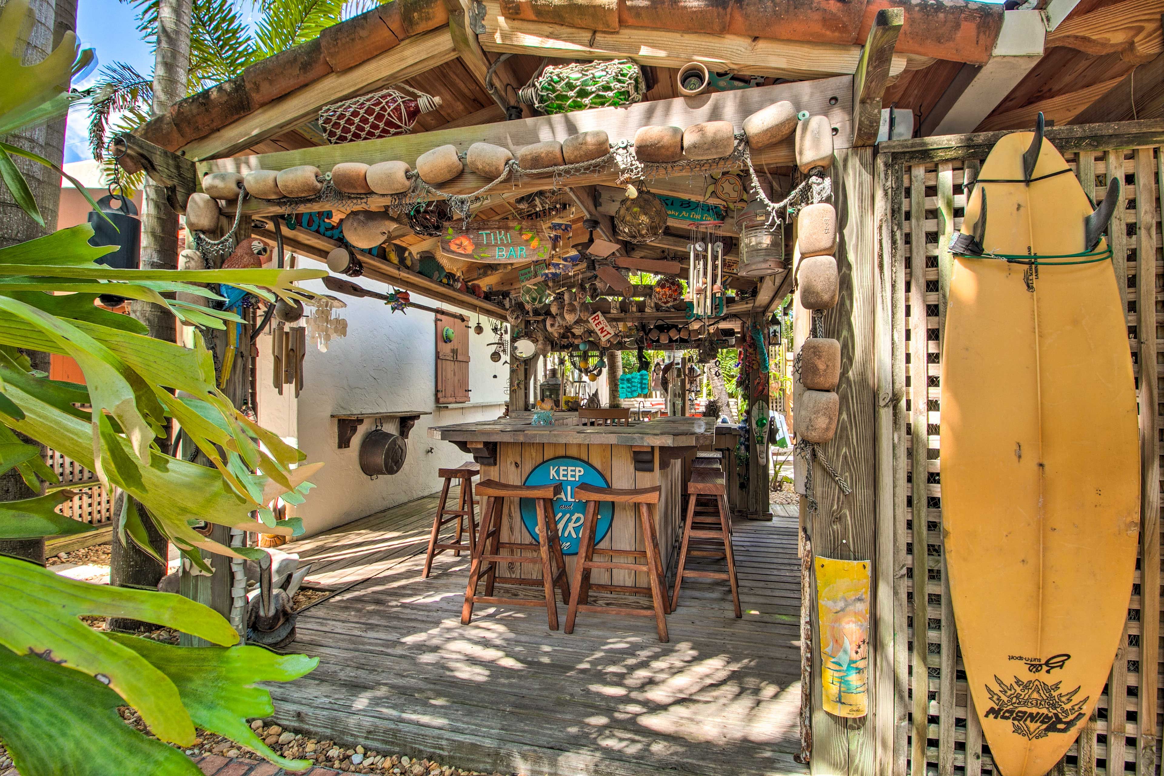 Outdoor Tropical Bar