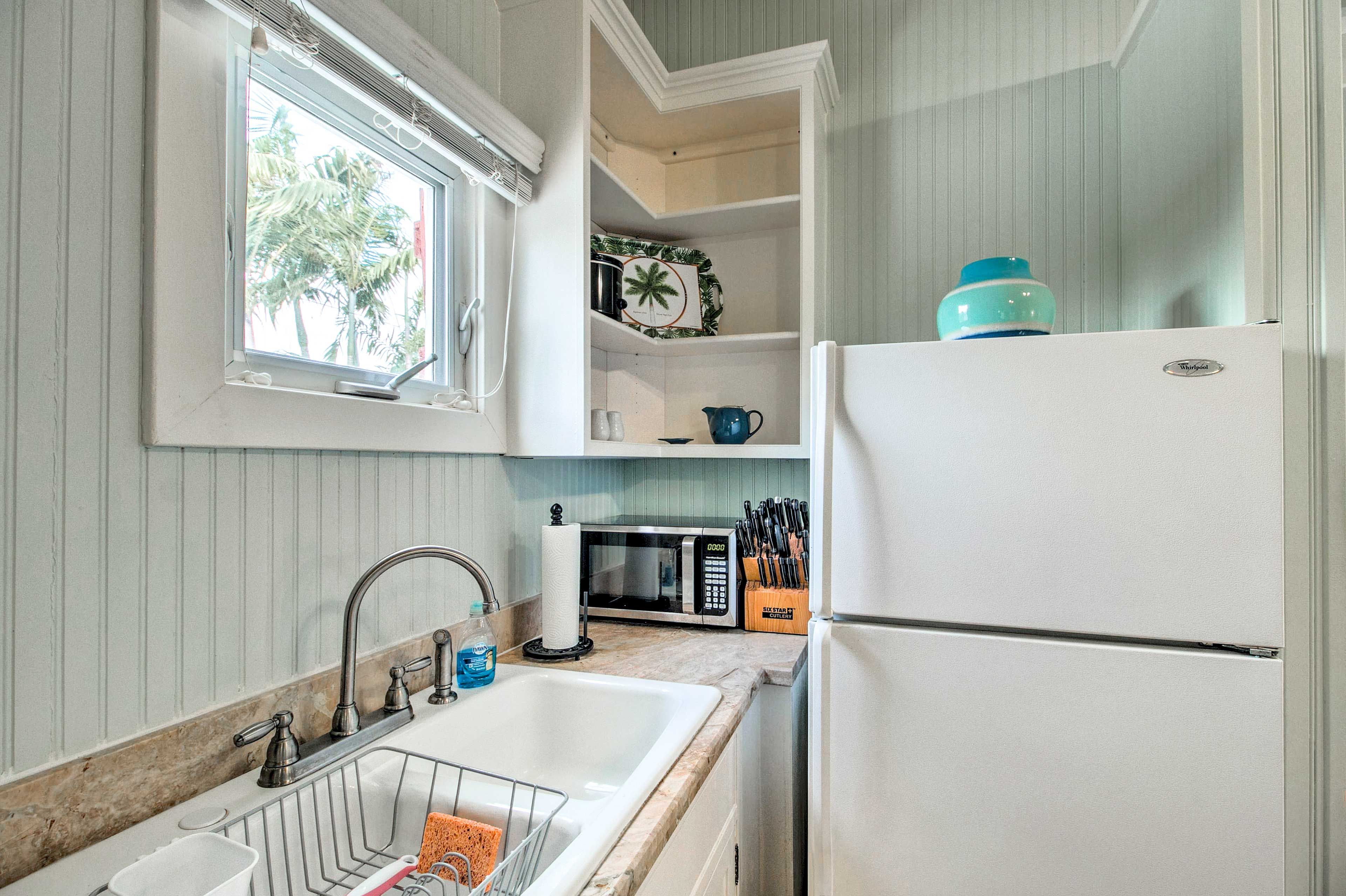 Kitchen | Microwave | Drip Coffee Maker