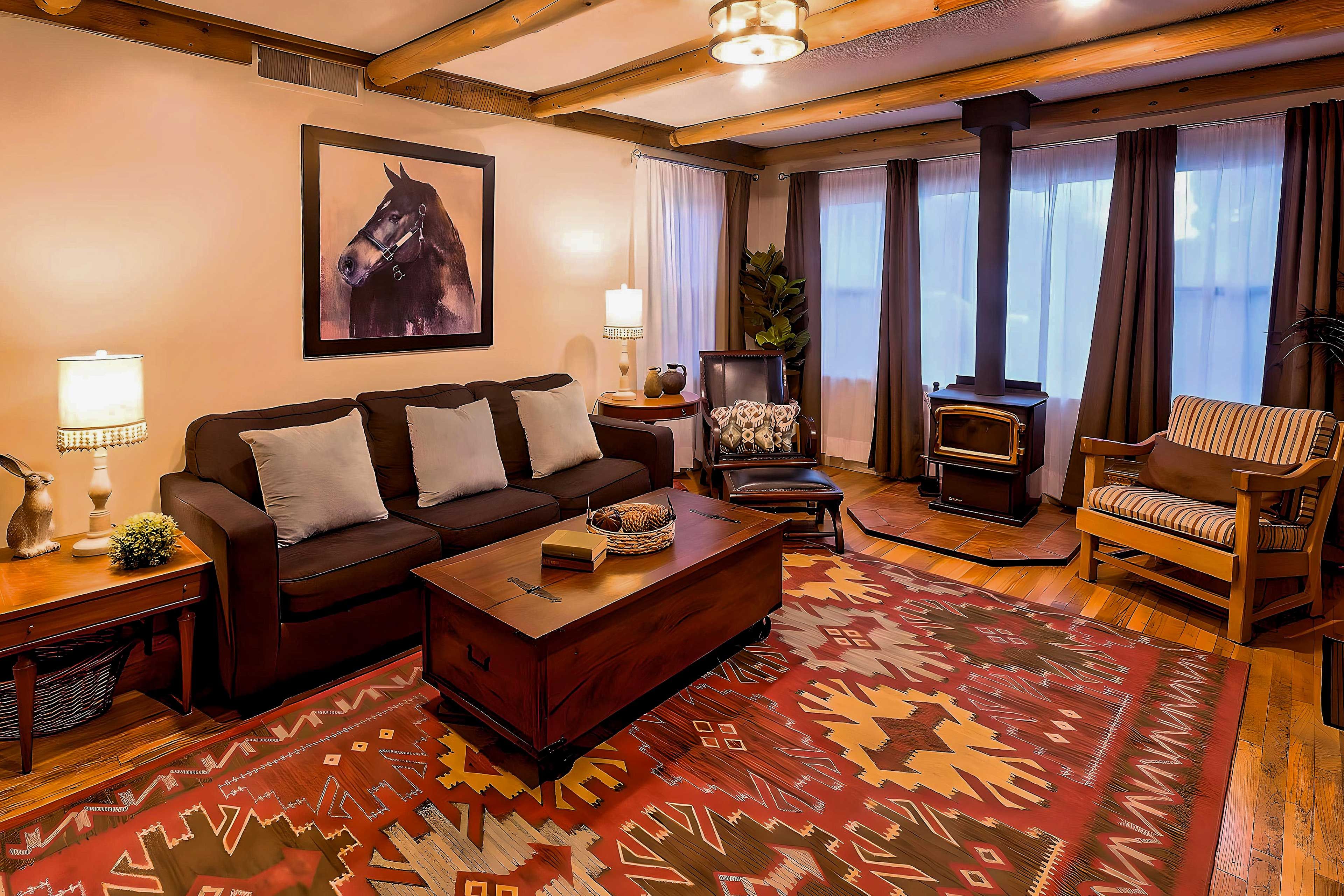 Living Room | Central A/C & Heating | Smart TV | Free WiFi