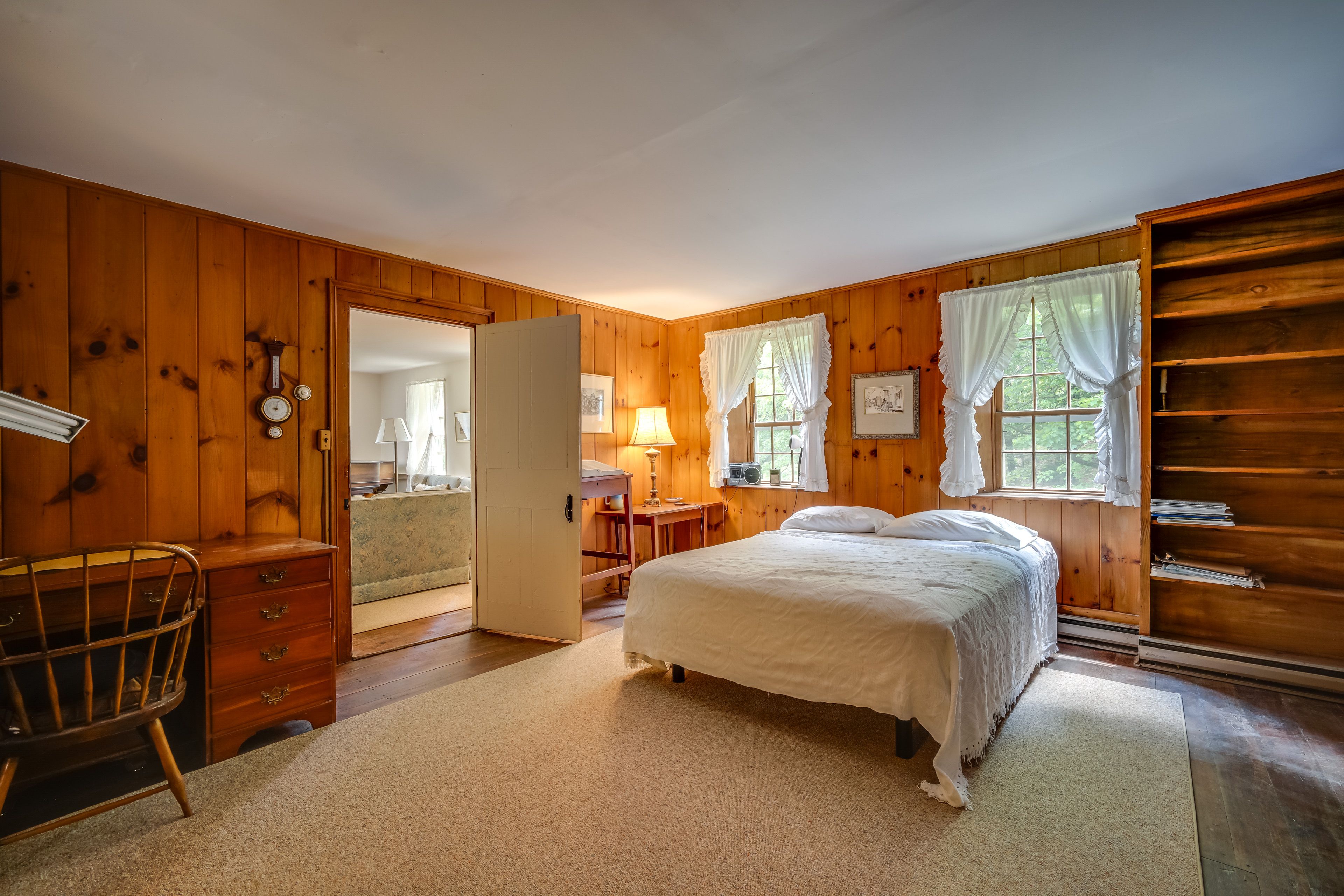Bedroom 3 | Queen Bed | Walk-in Closet