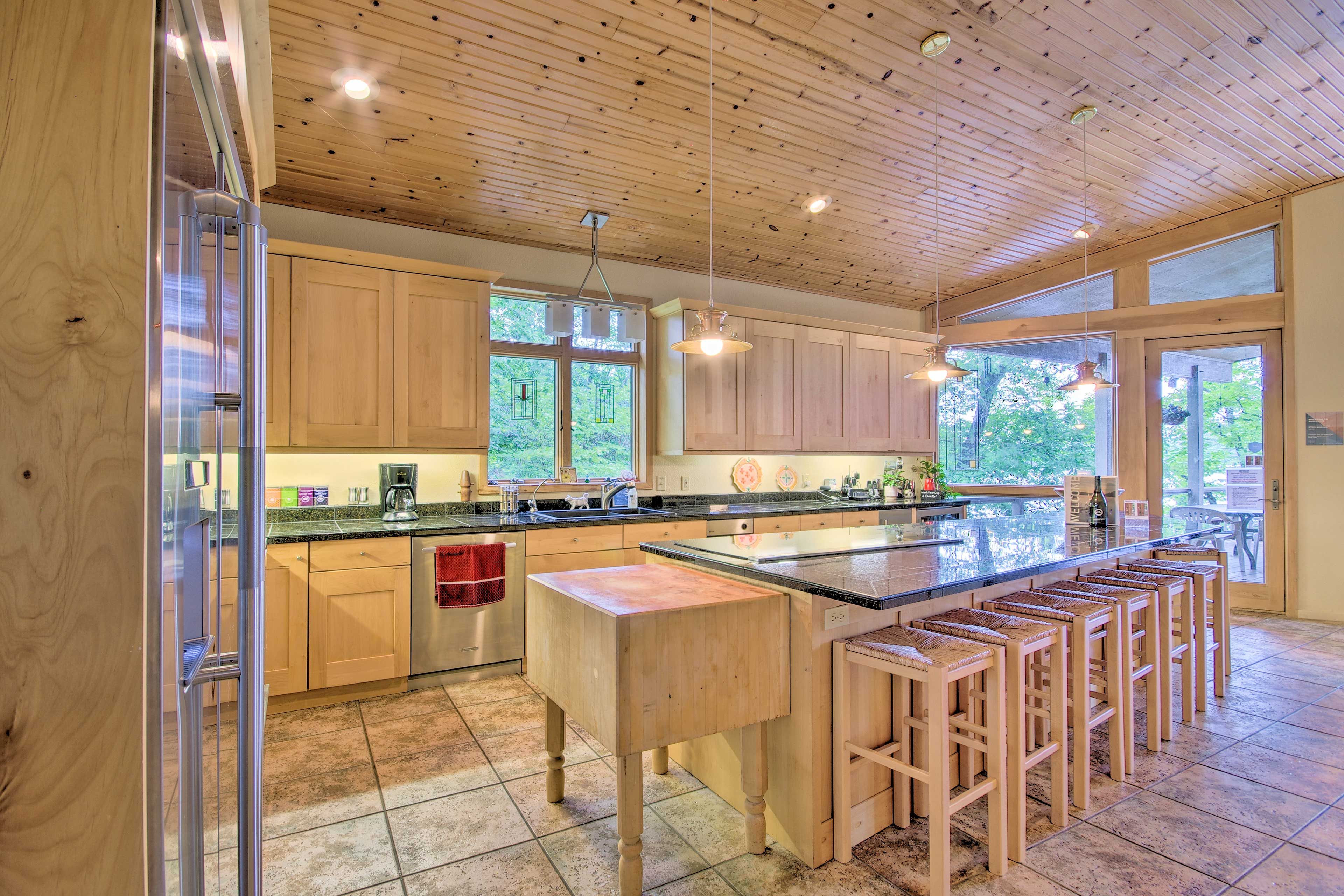 Kitchen | Fully Equipped w/ Cooking Basics | Dishware/Flatware