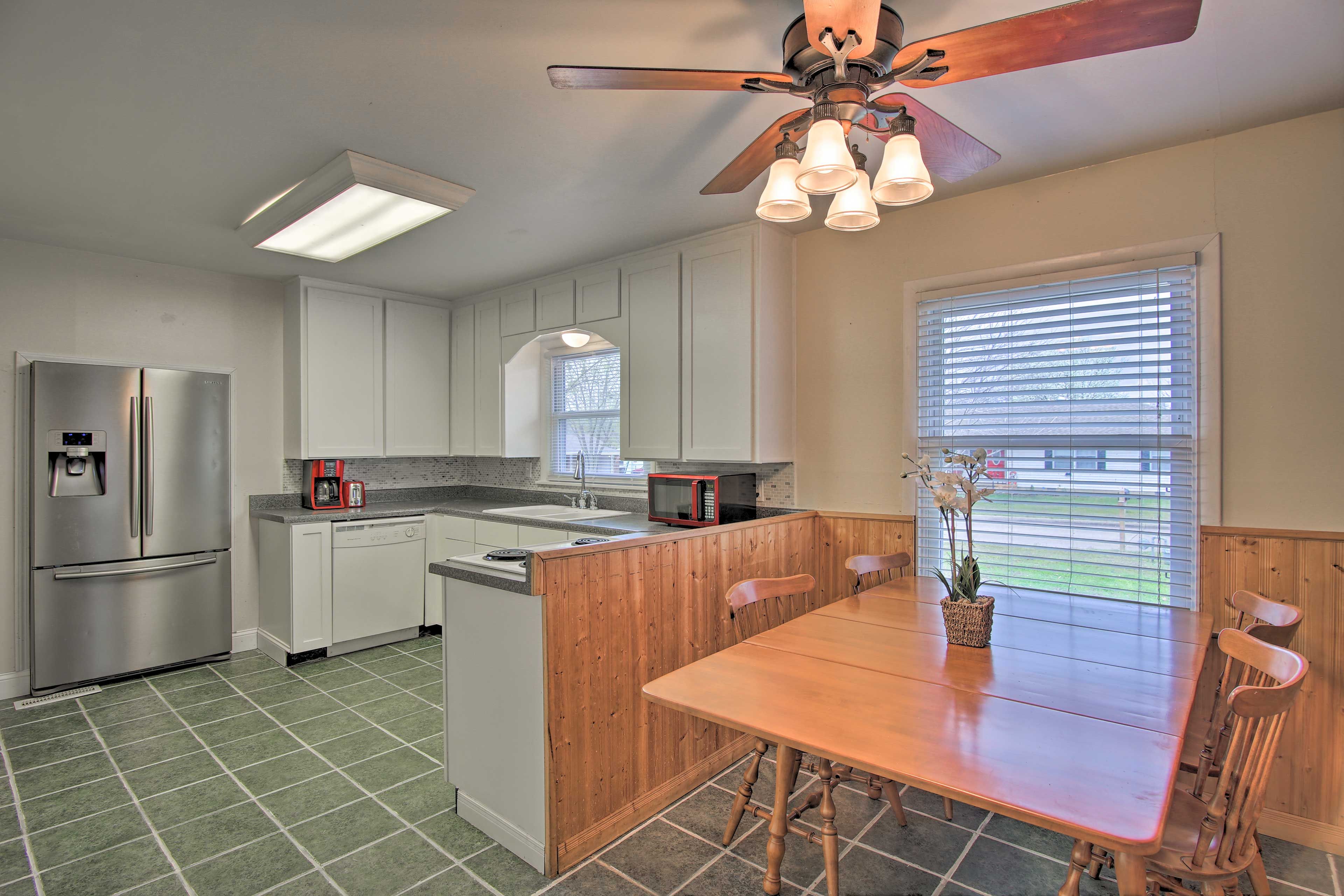 Dining Area | Dishware & Flatware