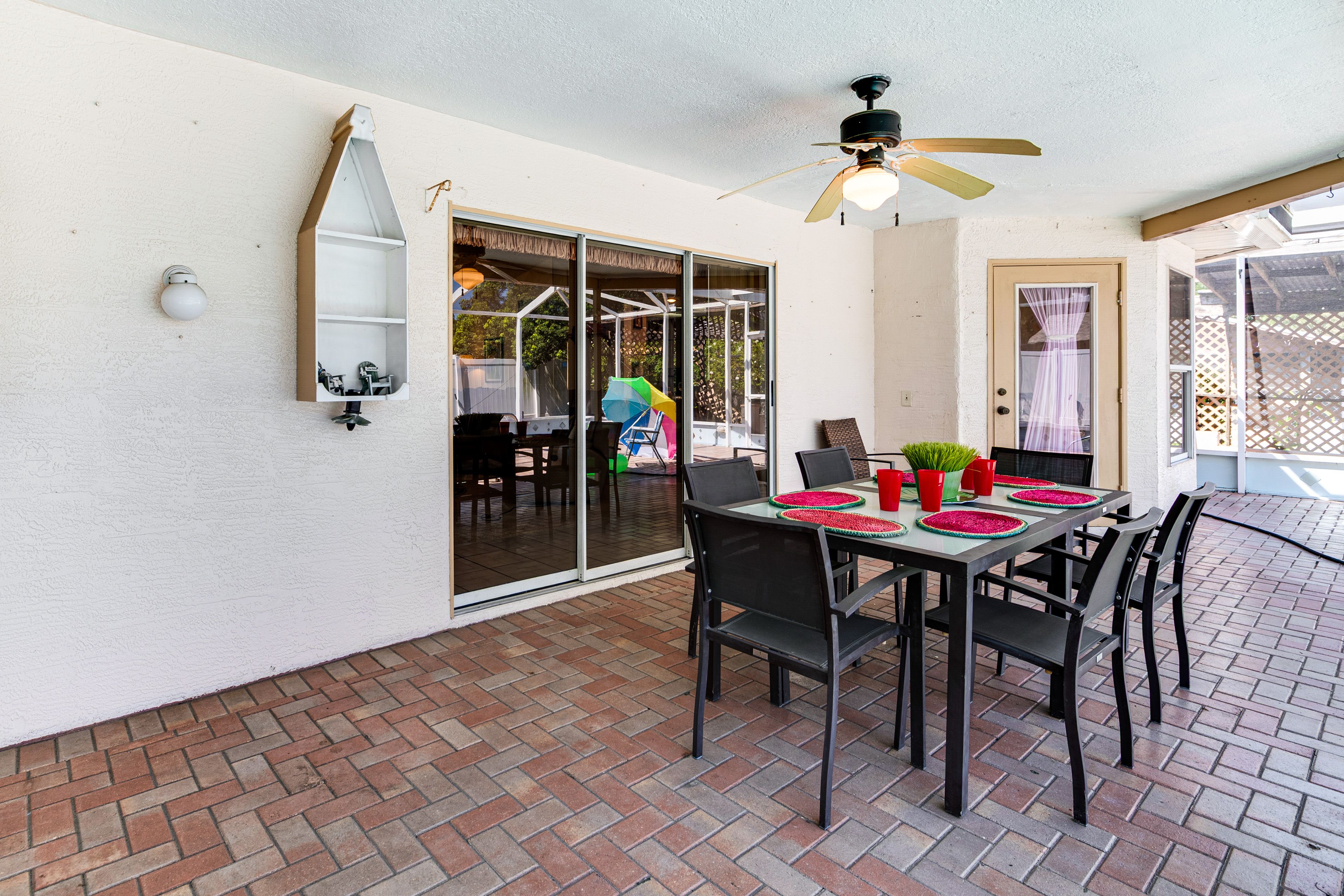 Covered Patio | Outdoor Dining