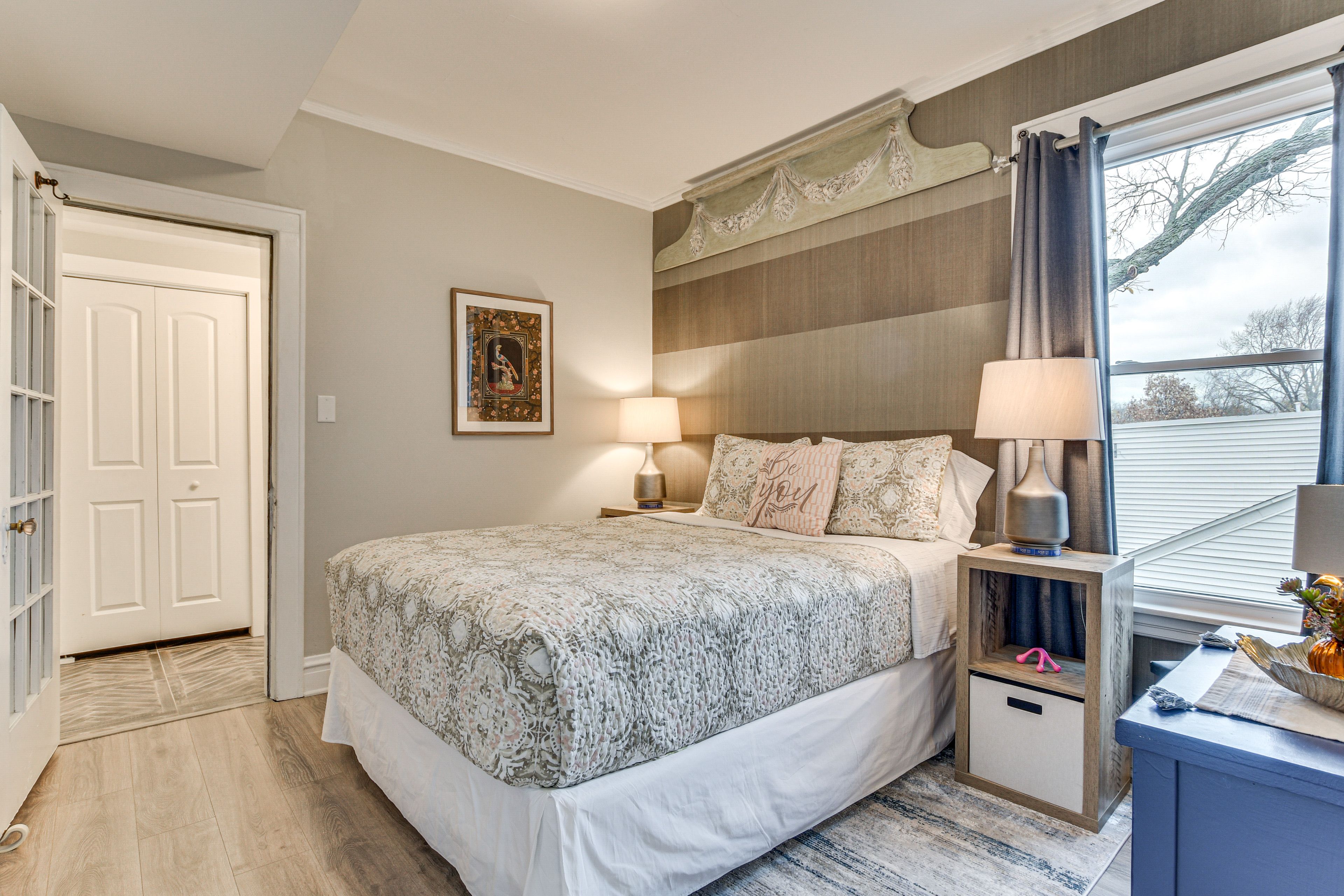 Bedroom 1 | Queen Bed