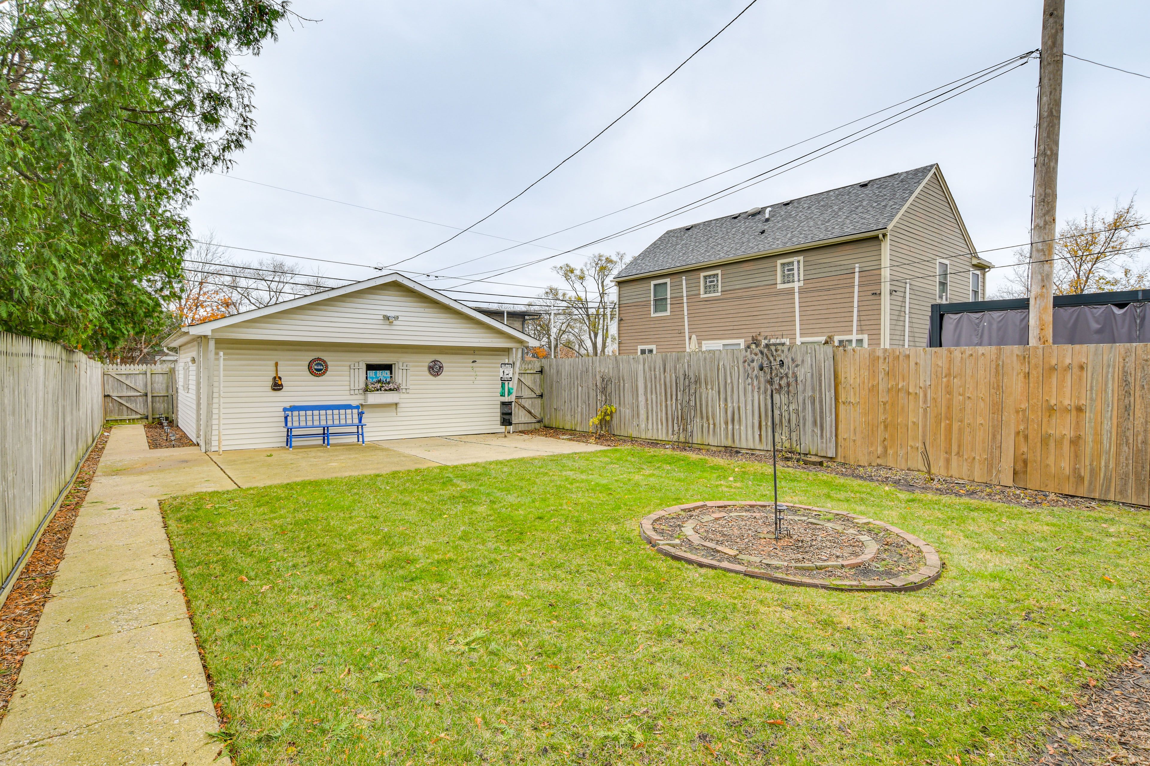 Shared Yard